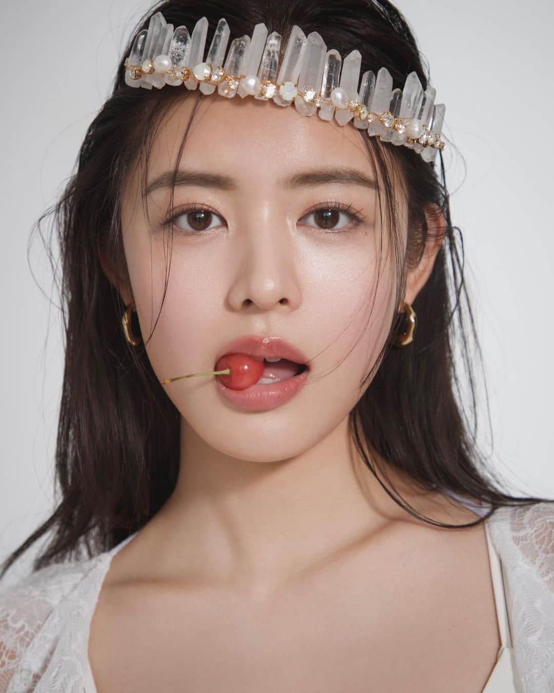 菊地泰久のインスタグラム：「@starandsummer  @vivi_mag_official  @yurikaden  @rei_fukuoka  @yasuhisa_kikuchi   #古畑星夏 #vivi #菊地泰久 #yasuhisakikuchi #beauty #makeup #fashion #portrait #jewelry #gravure #shooting #photography #photographer #model #studio」