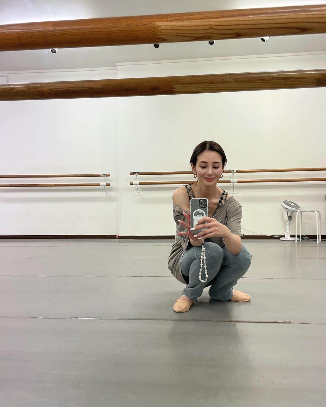 のインスタグラム：「健康美容デー🌼🐕 ・ 運動、食事、体の調整、メンタル どれか欠けてしまうことがほとんどだから、今日はイケてる1日でした。 ・ @natural_forme  @natural_forme_kodaira  ありがとう💓 ・ これから引き算パックで 泡泡します🫧 ・ ・ ・ #healthylifestyle  #trainingday  #健康生活  #エクササイズ #トレーニング #アンチエイジング #ココトレ #木下ココ」