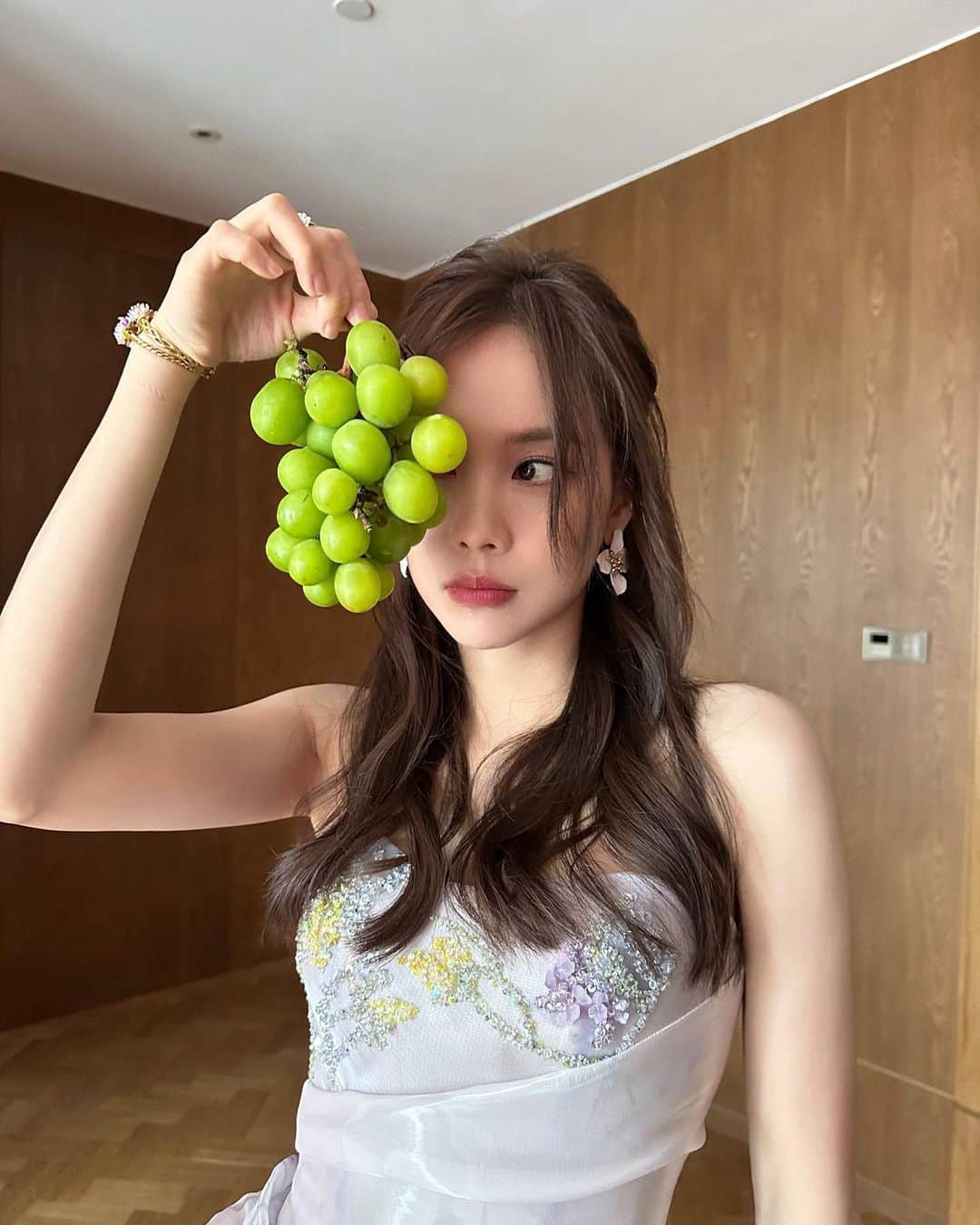 フェイ のインスタグラム：「🍇🍇」