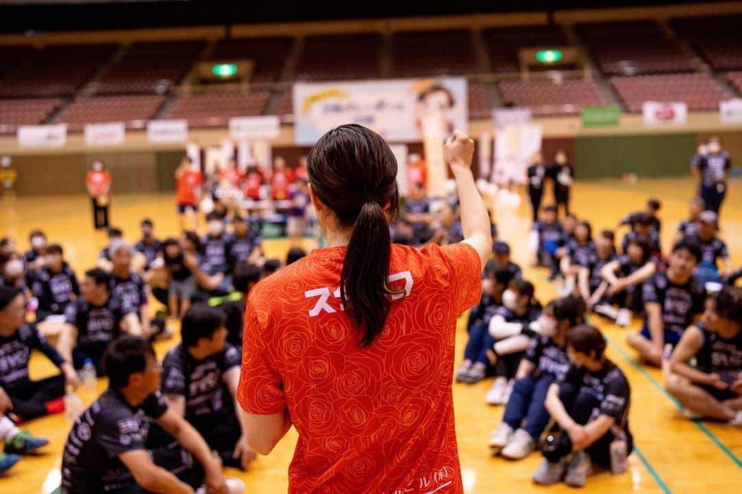 佐藤あり紗さんのインスタグラム写真 - (佐藤あり紗Instagram)「2023.5.27 . . 🏐佐藤あり紗2個バレーボール大会 in仙台🏐 大会を一緒に盛り上げてくださるスポンサーのみなたん❤️ . ❤️SVC!  @svc__group  . 🔋日本エコライフ . 🚘Gulliver @gulliver_minamisendai  . 💉医療法人 豊生会むらた日帰り外科手術クリニック . 🏨🍓仙台ターミナルビル(株)  @spalsendai  @hotelmetropolitansendai  @stbl_fruitfarm  . 🏠深松組  . 🐮牛タン炭火利久　@rikyu_sendaieki  . 🍺株式会社ノムタベル @skt_arata @iki_iki.r @kurukurupaamachiyan @iroriyaki.sumirechan @maji_magicalcook  . 🐮司 . 🦅焼助 @yakisuke.official  @yakisuke_kokubuncho  . 🚘KADAN . 👷‍♂️LIGHT @light_seon  . 🦷あやし眼科クリニック @ayashigeleven  . 🚘空気の洗車屋さん @kuuki_nosenshayasan  . ⚽️ヴォスクオーレ仙台 @voscuore_sendai  . 🔧elevn . ⛩榴岡天満宮 @tsutsujigaoka_tenmangu  . 🏠株式会社佐元 @samoto1914  . 🍫Meiji  . ♨️夢実の国 . 🦀スギヨ @kanikama_sugiyo_official  . 👕TRES @tres_volleyball  . ⛩️石巻金藏寺 . 🍜麺匠一丞 @mensho_ichijo  . 🍽こだまのどら焼き @kodamadorayaki  . 👨‍🔧Lincronova @nagano_president  . 🍴HACHI @hachi.1979  . 💉たじー @taji1_2_3  . 👷‍♂️誠晃興業 @yuya7912  . 👂加茂耳鼻咽喉科 . 🔩トーアス販売  @n.fumi0327  . 🍅La fata @lafatafarm  . 🏠山一地所 . 🍺ほかぞの @nomidocoro_hokazono45  . ☕️ほの香  @honokacoffee.inc  . 🍽登喜和 @tokiwasoba  . 💄Balilaxe   @bali_laxe  . 💪🏻KATSUYAMA @shozankancocoil   ☎️NTT東日本 @ntteastofficial  . 🔋山形パナソニック @yamagatapanasonic  . 🏐TEAM i @teami_girls  . ⛽️サーラエナジー株式会社 . 🏐清健堂  . 🥃BARRACK LIFE @barracklife  . 🚘GTAUTO @g.t.auto  . 👨‍⚕️たいよう接骨院  . 🍱あめいろ食堂 . 🦷こうま駅前デンタルクリニック . 🥮Riyan @riyancrepe  . 🍰you &g @you_and_g.official  . . #佐藤あり紗スポンサー #仙台発祥　 #佐藤あり紗2個バレーボール大会スポンサー #宮城県盛り上げたい　#仙台盛り上げたい #スポンサー　#参加者募集中 #佐藤あり紗 #あり紗組」6月10日 19時24分 - arisa_chu