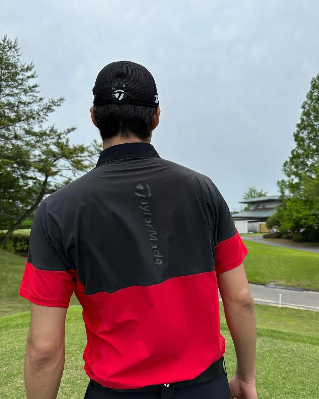 岸田タツヤさんのインスタグラム写真 - (岸田タツヤInstagram)「僕のお気に入りカラー🔥  @taylormade_golf_japan_apparel_」6月10日 20時08分 - tatsuyakishidaxxgolf