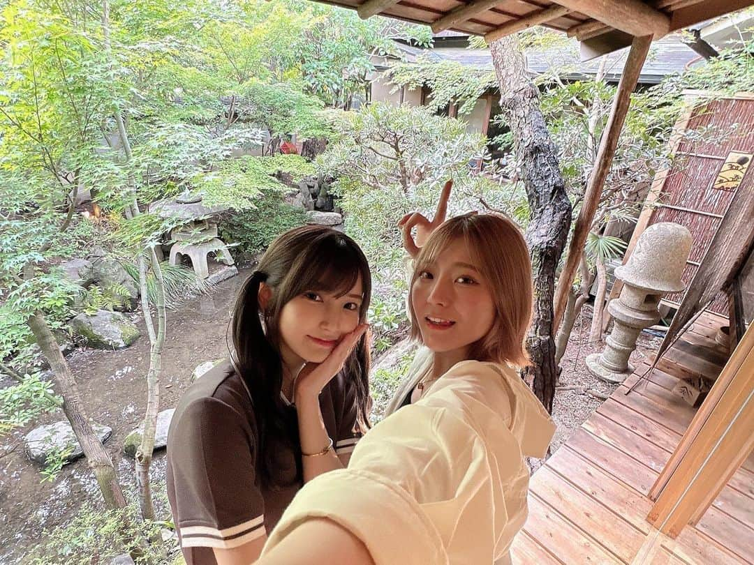 こなんさんのインスタグラム写真 - (こなんInstagram)「. . 誕生日前日から当日にかけて 京都旅行満喫してきた🍵🌿  京都居心地良すぎたから また行きたい！！！ 動画回してて 気づいたら誕生日過ぎてて カウントダウンは逃したけど 最高に楽しい親友旅でした🫧 かすありがとう！！！ あっ...あと 来年は彼氏いる予定だから 前日とかでいいからね？  みんなからDMとかメンション 素敵なメッセージや動画 嬉しかったよ〜🫶 あいしてるよ〜🫶  最後に...27歳になってマジ？  #0610#かすこな」6月10日 20時13分 - konan_610