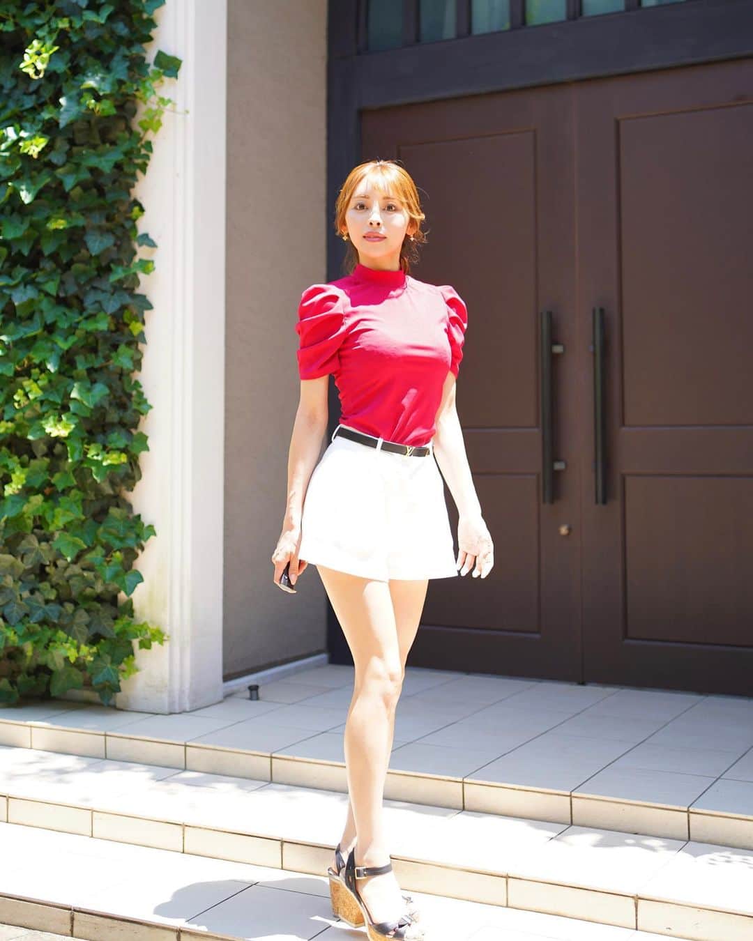大迫麗香のインスタグラム：「可愛いお洋服を着て、髪をセットして、肌管理したお肌で、トレーニングして鍛えた身体で、自分の中での完璧な私で迎えたい日ってあるよね☺️✨ ここ1番、気合い入れたい日ってあるよね？ そんな日がいつ来ても後悔しないために地味な努力をする✨ 何もしなくてもモデルさんみたいになれればいいんだけど、そうじゃないから努力する✨ ある程度の美って努力で手に入るんだよね✨ 自分の中の最高目指したいよね？  #美ボディ #ベストボディジャパン  #女性専用ジム  #美ボディ女子 #恵比寿パーソナルトレーニング #恵比寿ジム #パーソナルトレーニング東京 #代官山パーソナルジム #渋谷パーソナルジム #恵比寿パーソナルジム」