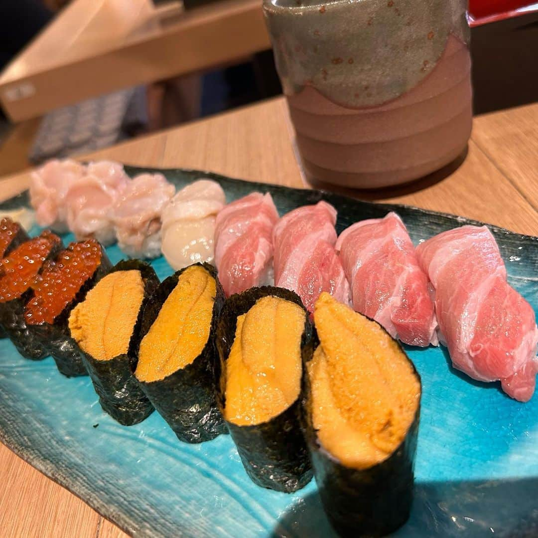 世手子さんのインスタグラム写真 - (世手子Instagram)「The best Izakaya where you can eat fresh seafood🦑🐟🦐 Please visit once in your life👍👍👍 A delicious restaurant I want to visit again🐡🦪 @tanashi.gyokou #田無漁港直売所 最高💖 新鮮な魚介類が全て楽しめるお店です\(//∇//)\ #人生で一度 は行って欲しいお店(*☻-☻*) #伊勢海老のお造り  #フグ刺し  #アオリイカのお刺身  雲丹も素晴らしかった( ^ω^ ) #生牡蠣 も楽しめます(*´ー｀*) これまた面白メンバー楽しかったwww #お寿司 #すし #グルメ #寿司 #東京グルメ #泳ぎイカ #活イカ #海鮮 #ドタバタ育児  #二児のママ  #2児育児 #赤ちゃんのいる暮らし  #3歳男の子 #3歳差育児  #二児の母 #二児ママ  #ママシンガー  #二児育児 #2児ママ #2児のママ #赤ちゃんのいる生活 #カラキャス」6月10日 20時18分 - rojide