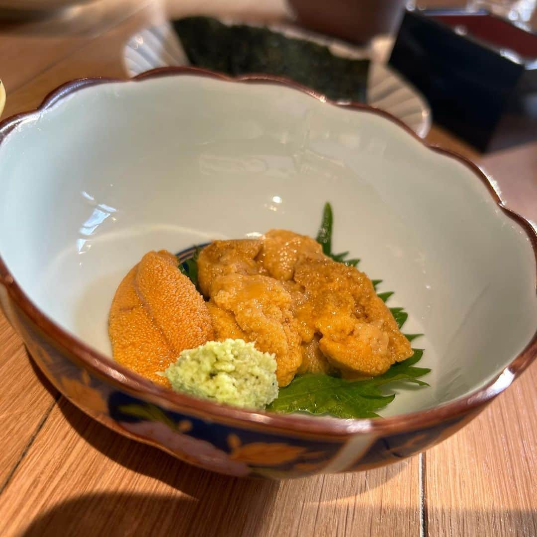 世手子さんのインスタグラム写真 - (世手子Instagram)「The best Izakaya where you can eat fresh seafood🦑🐟🦐 Please visit once in your life👍👍👍 A delicious restaurant I want to visit again🐡🦪 @tanashi.gyokou #田無漁港直売所 最高💖 新鮮な魚介類が全て楽しめるお店です\(//∇//)\ #人生で一度 は行って欲しいお店(*☻-☻*) #伊勢海老のお造り  #フグ刺し  #アオリイカのお刺身  雲丹も素晴らしかった( ^ω^ ) #生牡蠣 も楽しめます(*´ー｀*) これまた面白メンバー楽しかったwww #お寿司 #すし #グルメ #寿司 #東京グルメ #泳ぎイカ #活イカ #海鮮 #ドタバタ育児  #二児のママ  #2児育児 #赤ちゃんのいる暮らし  #3歳男の子 #3歳差育児  #二児の母 #二児ママ  #ママシンガー  #二児育児 #2児ママ #2児のママ #赤ちゃんのいる生活 #カラキャス」6月10日 20時18分 - rojide