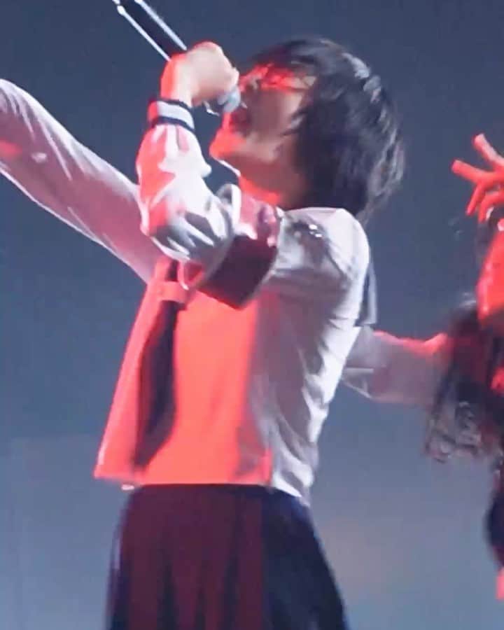 新しい学校のリーダーズのインスタグラム：「2023.6.3「カミオトLIVE」 at 大阪 なんばHatch💥  <SETLIST> 1. 青春を切り裂く波動 2. 最終人類 3. オトナブルー 4. Suki Lie 5. Pineapple Kryptonite Special MIX 6. 透明ボーイ 7. 迷えば尊し  #カミオトLIVE #新しい学校のリーダーズ #atarashiigakko #なんばHatch」