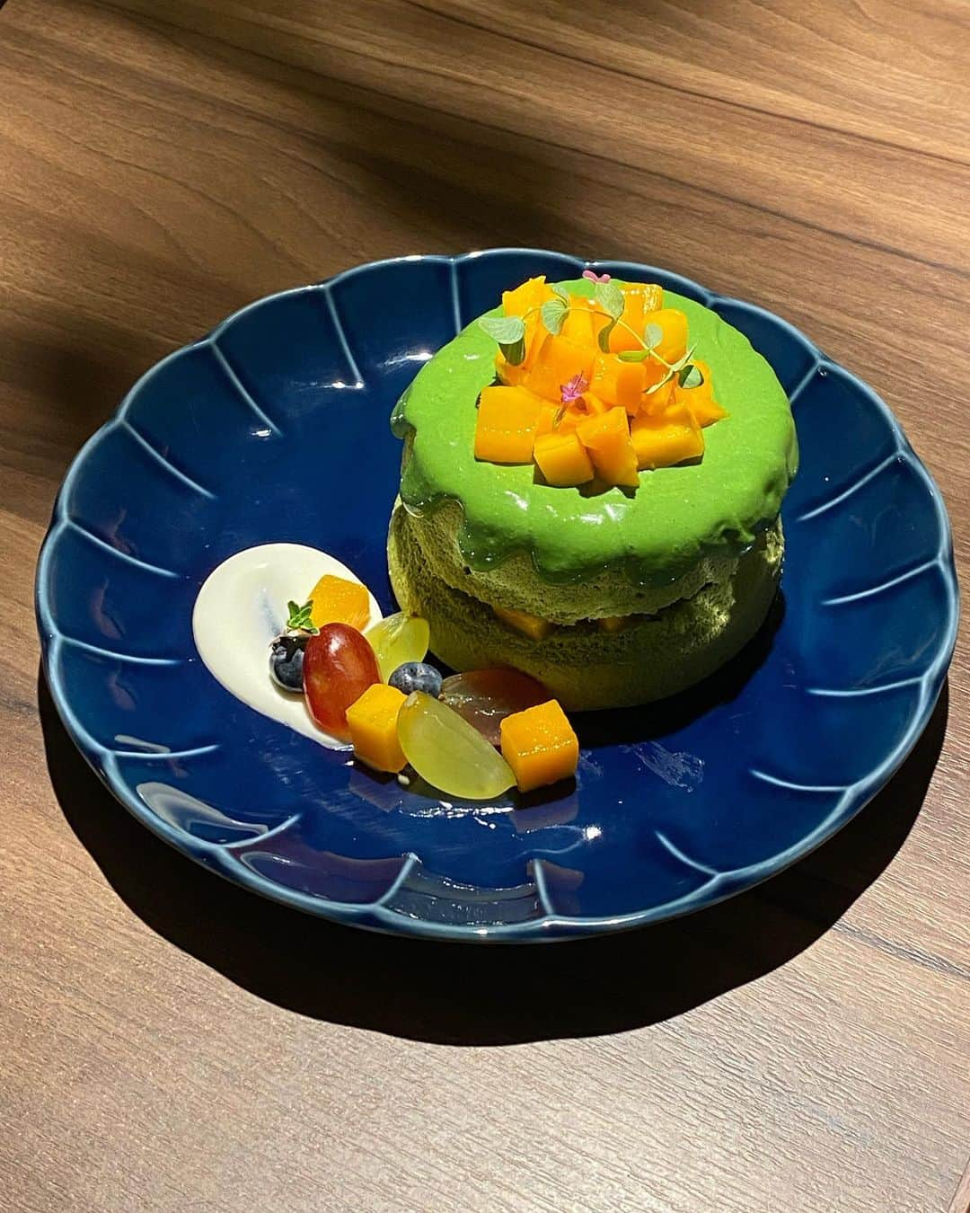 葉晟睿さんのインスタグラム写真 - (葉晟睿Instagram)「🍵 新 開 幕 抹 茶 控 必 訪｜Aki_matcha_bar  ｜#kalvineats抹茶｜   • 抹 茶｜雲 鶴 $320  • 抹 茶｜五 十 鈴 +升 級 拿 鐵 $220+$30   • 抹 茶 奶 酪 $125  • 抹 茶 芒 果 戚 風 $220  • 雞 蛋 沙 拉 吐 司 $150  台北真的很少有抹茶專門店 在劍潭附近新開超日超喜歡  抹茶有分等級 雲 鶴 單喝就是高級抹茶 抹茶甜點也都好喜歡 但雞蛋沙拉吐司也意外好好吃 是會想在回訪好幾次的店  #kalvineats #kalvineats台北 #kalvineats士林區 #kalvineats劍潭站 #kalvineats抹茶   Aki_matcha_bar  📍 台北市士林區承德路四段10巷18號 🚇 捷運 劍潭站 2號出口 🕰 11:00 ㏂—7:00 ㏘ (mon&tue closed)  #台北抹茶 #aki_matcha_bar #taipeimatcha #matchalover  #抹茶控  #抹茶甜點  #matchaholic #taipeicafe #taipeicoffee #taipeicafe #台北新開幕 #台北咖啡廳 #台北早午餐 #台北咖啡 #台北甜點 #台北甜點店 #台北カフェ #新開幕 #新店報報 #士林美食 #士林咖啡廳 #士林甜點 #士林區 #劍潭美食 #劍潭站 #台北下午茶」6月10日 20時23分 - kalvin.yeh