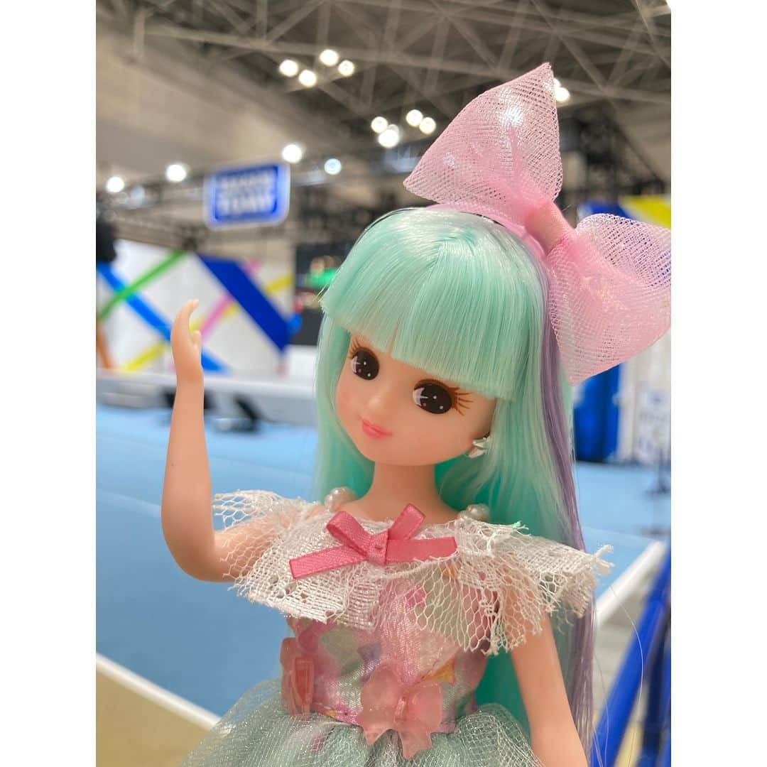 リカちゃんさんのインスタグラム写真 - (リカちゃんInstagram)「#東京おもちゃショー2023 明日11日（日）13時からはリカちゃんスペシャルダンスステージが開催されるよ♡ 観にきてくれた方には紙製の「ジェラートリカちゃんカチューシャ」をプレセント☆ リカと一緒に楽しくおどろう！  整理券についてなど詳しくはこちらから☆ https://www.takaratomy.co.jp/2023toyshow/」6月10日 20時34分 - bonjour_licca