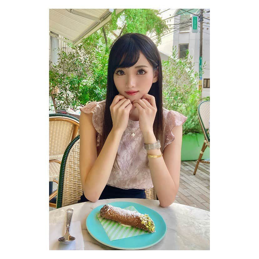 有馬奈那のインスタグラム：「🤍🩵💙 . . . #モデル #model #薬学部 #pharmacystudent #グラビアアイドル #カフェ #ランチ #linastores #リナストアズ #リナストアズ表参道 #ootd #japanesegirl #카페스타그램 #먹스타그램 #我的最愛 #좋아요 #instagood #フォロワー募集中 #有馬奈那」