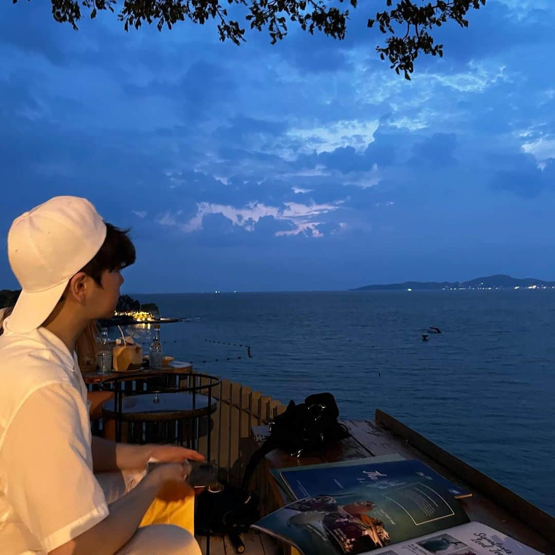 クォン・スンイルさんのインスタグラム写真 - (クォン・スンイルInstagram)「#3mermaids 🧜‍♀️🧜‍♂️🧜‍♀️ #3mermaidspattaya #Pattaya 🏝️ #PattayaThailand 🇹🇭 #Thailand」6月10日 21時02分 - urbankwon