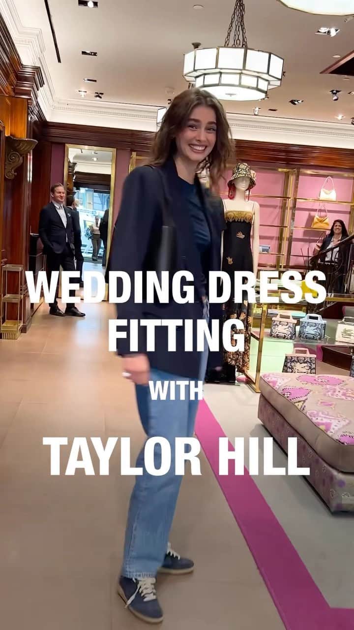 テイラー・ヒルのインスタグラム：「Congratulations to model @taylor_hill and private equity investor Daniel Fryer, who were married in her hometown this evening! Ahead of her wedding in Winter Park, Colorado, emotions ran high as she opened up about the special bond she shares with her now husband and described her “romantic” custom wedding dress by @etro’s creative director @marcodevincenzo.  Tap the link in our bio to go behind the scenes of her final wedding dress fitting at #Etro.」