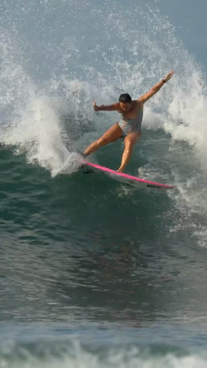 のインスタグラム：「Day 1 of the #PontaRocaPro is underway !  Opening round of women following the mens.  I will surf in heat 3 !  🎥 @phacoach」