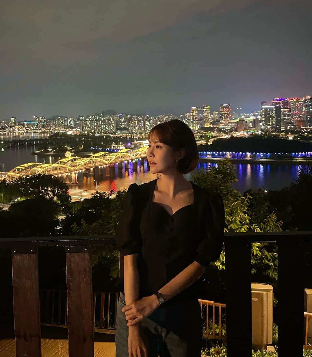 チェ・ユニョンのインスタグラム：「야경 농혀브냉🌆 Photo by 바다💕」