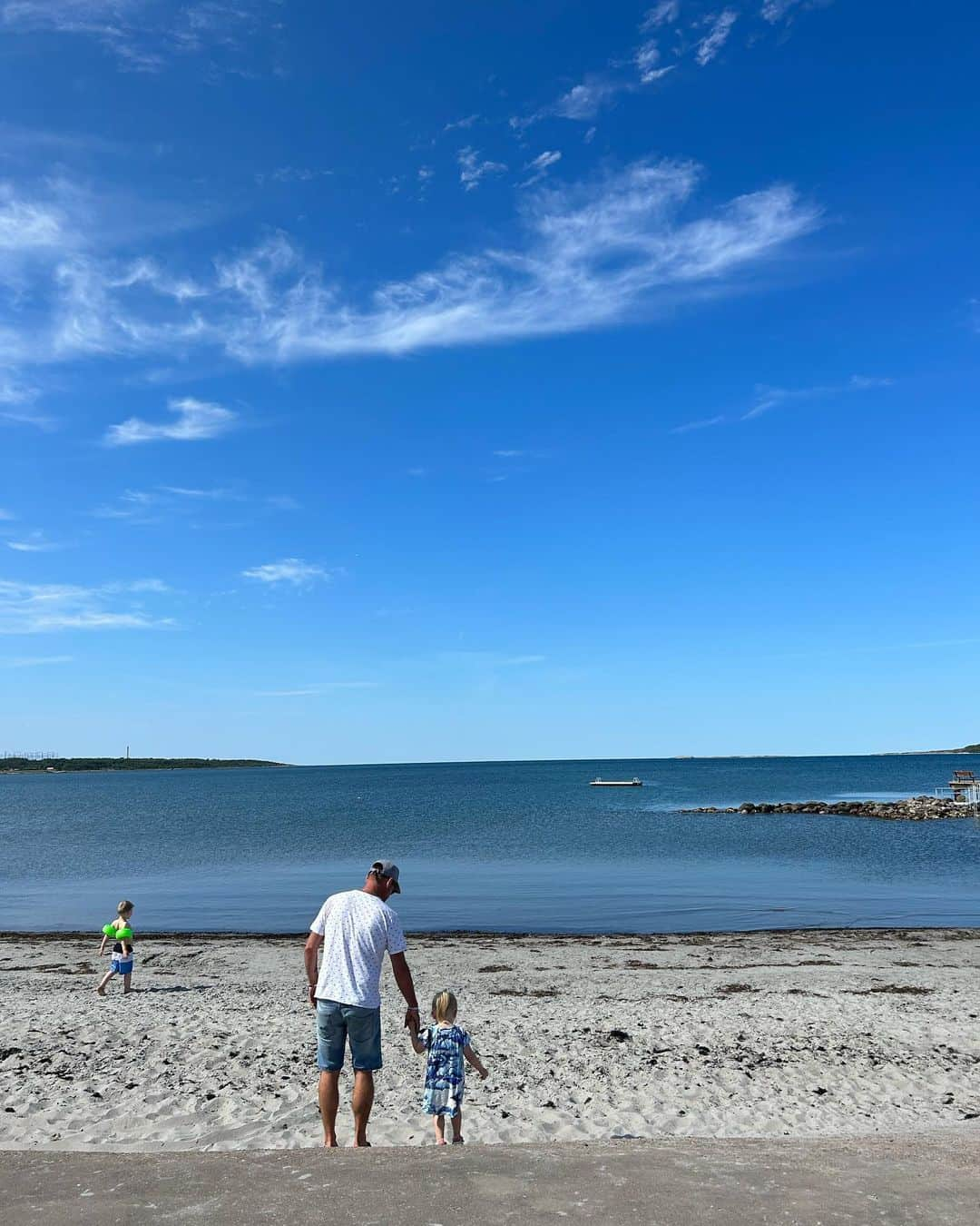 イザベル・オルソンさんのインスタグラム写真 - (イザベル・オルソンInstagram)「Beach day 🏖️」6月10日 23時41分 - iisabelleolsson