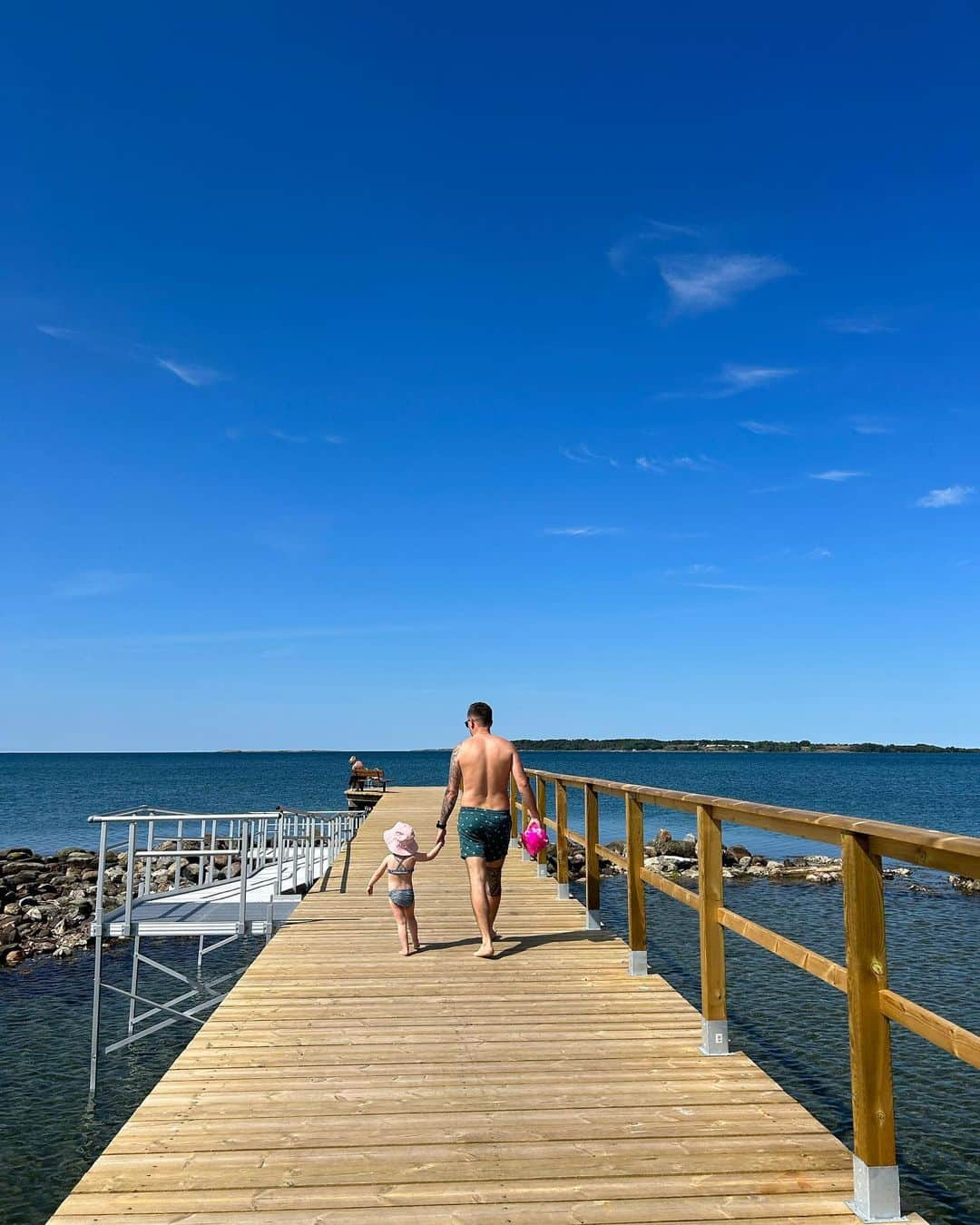 イザベル・オルソンのインスタグラム：「Beach day 🏖️」