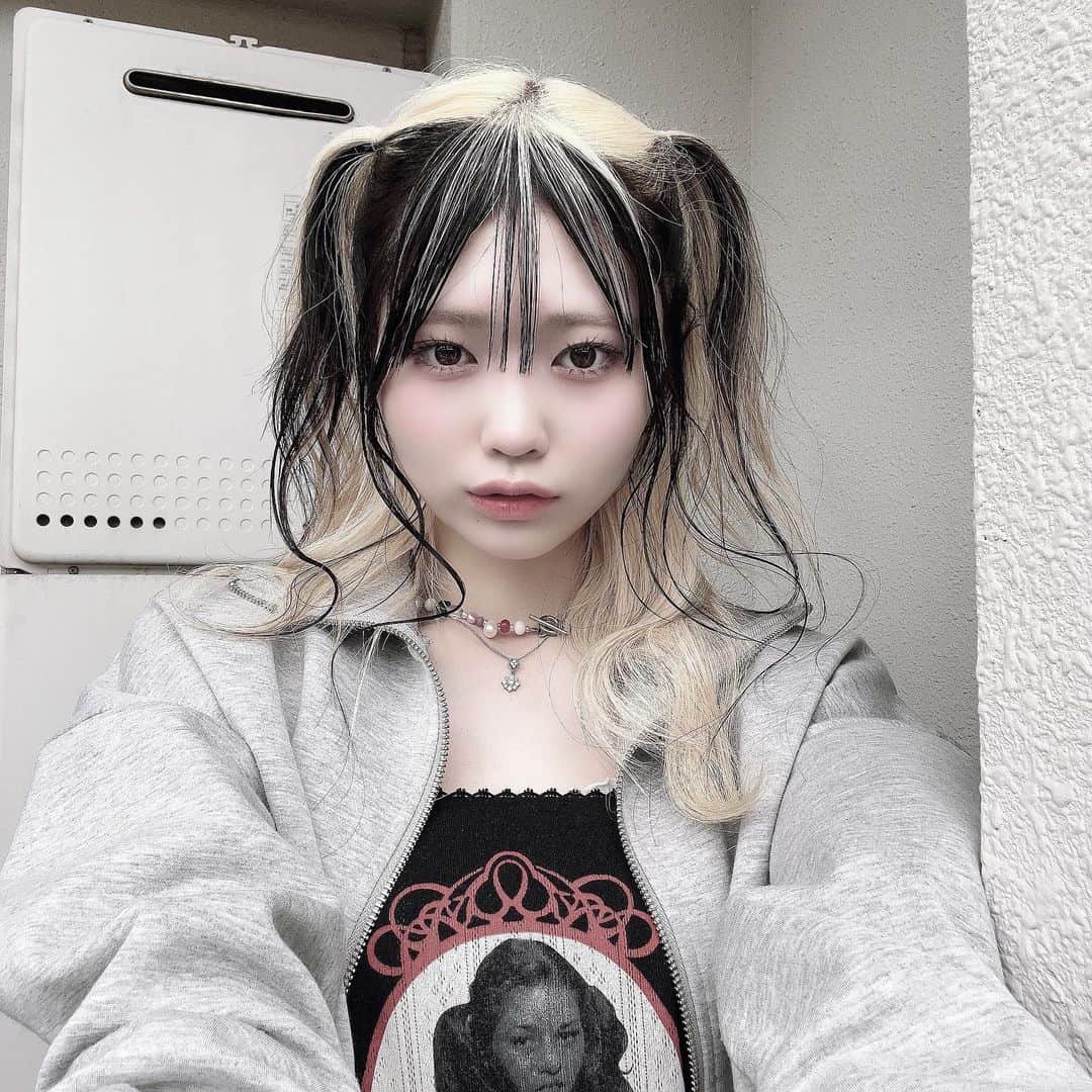 謝花南のインスタグラム：「は？ﾆｬ」