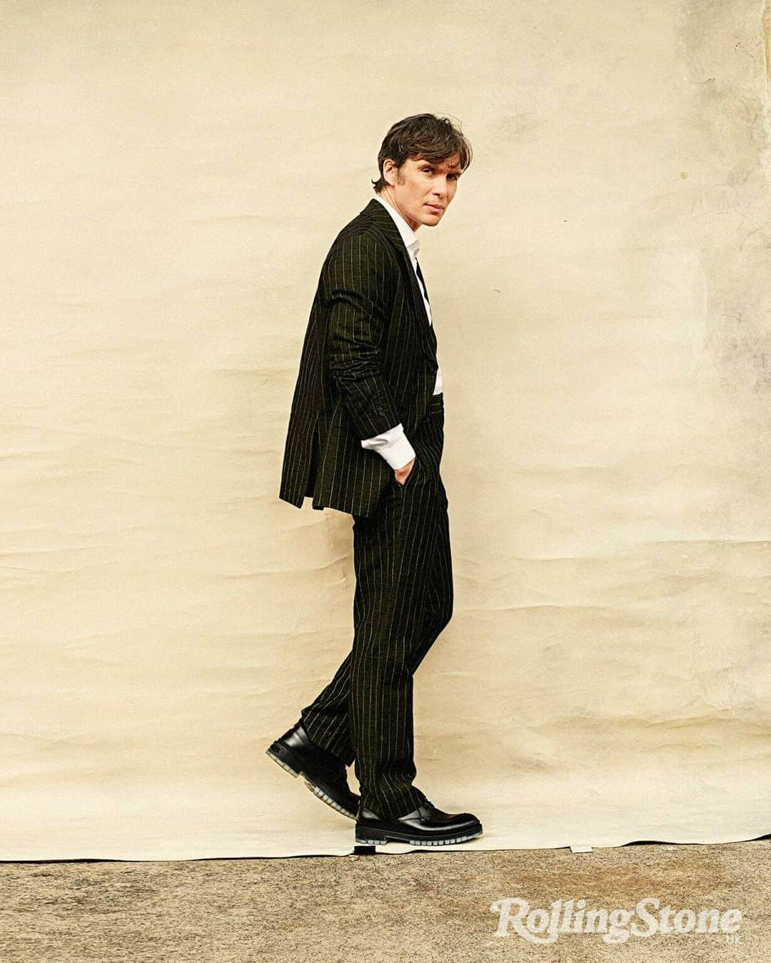 アーデムさんのインスタグラム写真 - (アーデムInstagram)「#CillianMurphy wears the ERDEM Men's Spring Summer 2023 collection for the cover photoshoot of the latest issue of @rollingstoneuk. #ErdemMan  Words: @christinanewland_ ⁠ Photography: @kosmaspavlos ⁠ Creative and styling: @josephkocharian ⁠ Hair and Makeup: @garethbromell ⁠ Digital Imagery: @dienachbarin ⁠ Photography assistant: @lukejohnsonphotographic ⁠ Fashion Assistant: @outfitbyaaron ⁠ ⁠ #ERDEM」6月11日 0時00分 - erdem