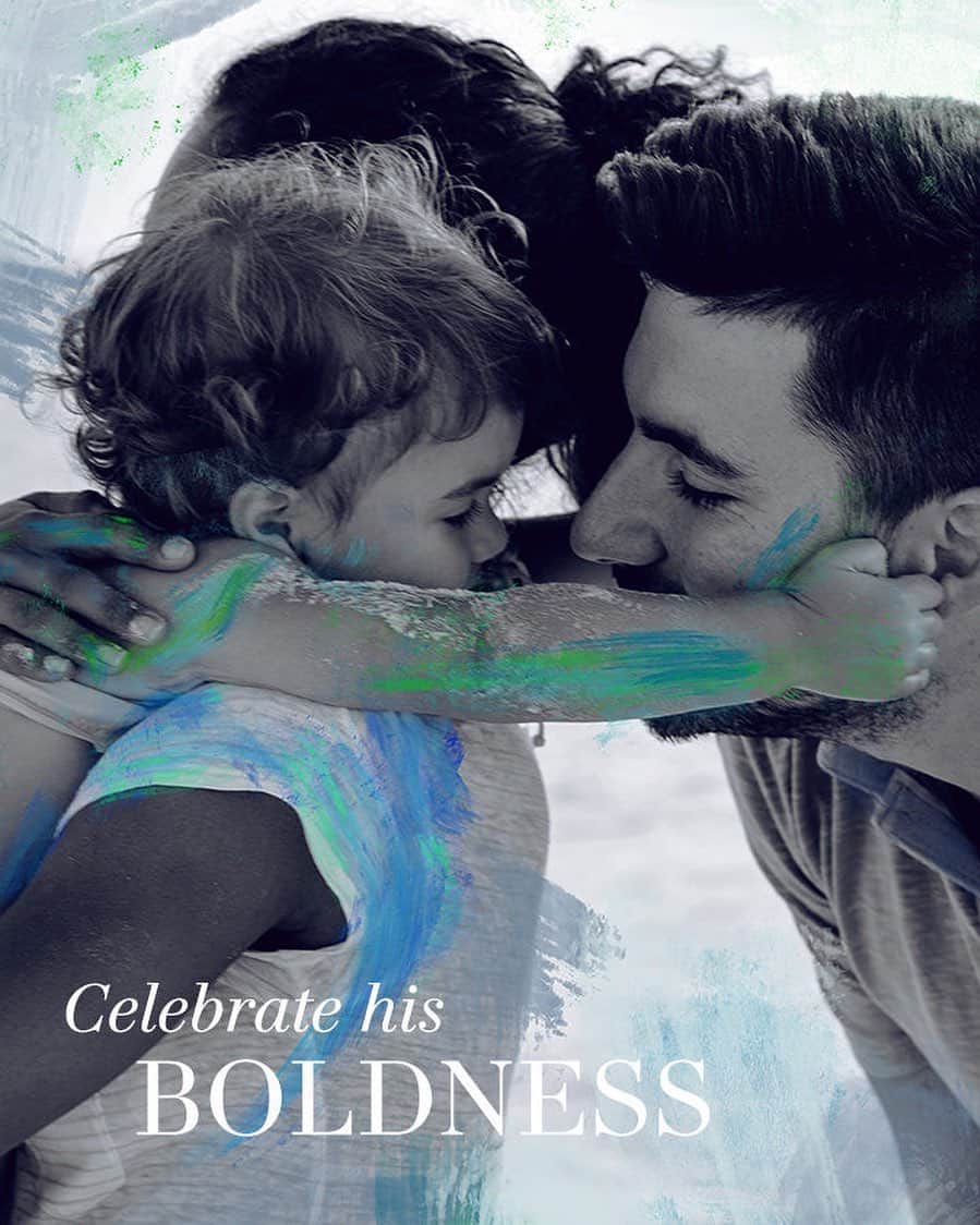 のインスタグラム：「Life is more vivid with him.  For Father’s Day, give dad a little La Mer to help him discover a grooming ritual he will love.    #LaMer #LaMerSkincare」