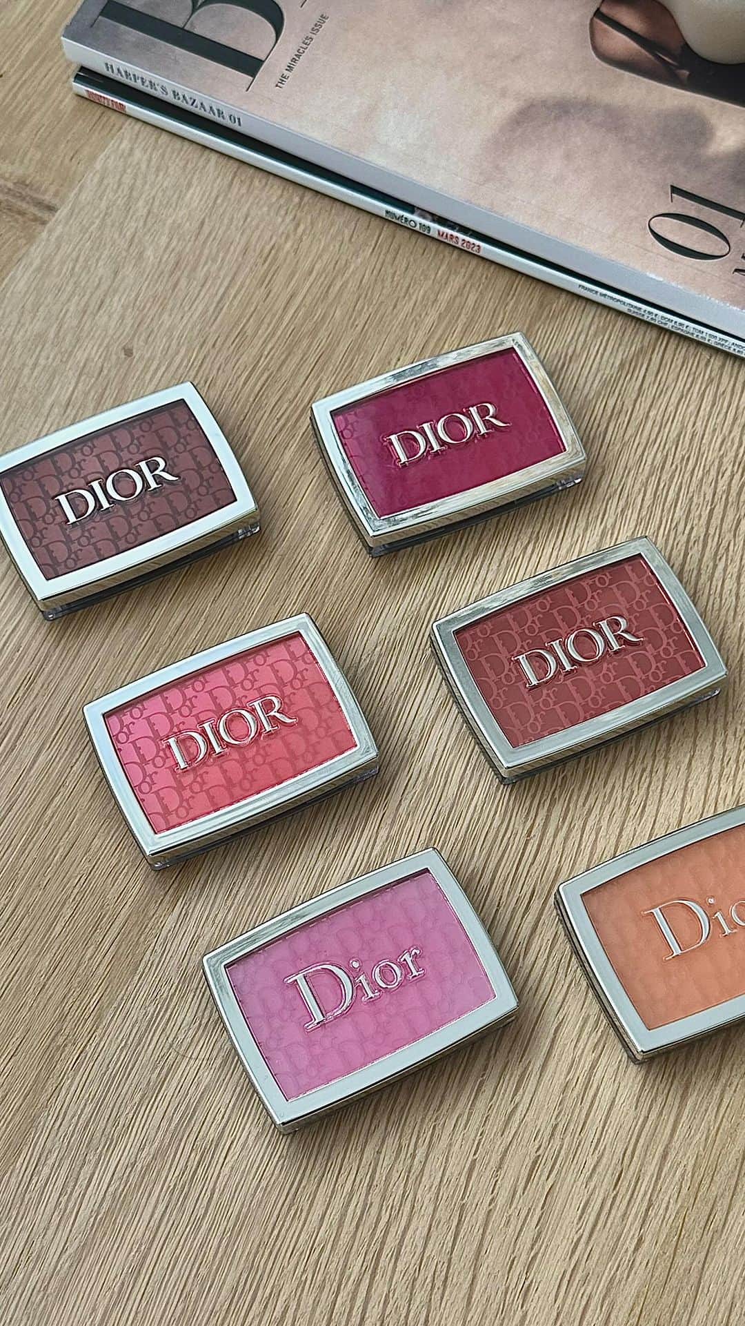 sananasのインスタグラム：「Je teste les 4 nouvelles teintes du blush Rosy Glow de @Diorbeauty 😉 Dites-moi laquelle vous préférez !  #Rosyglow  #diorrosyglow  #DiorBlush」