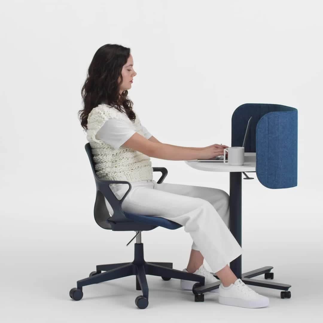 Herman Miller （ハーマンミラー）のインスタグラム：「The Passport Work Table offers comfort at any height, with its simple, intuitive lever. Smoothly adjust your surface, allowing you flexibility between sitting and standing. See link in bio to learn more.」