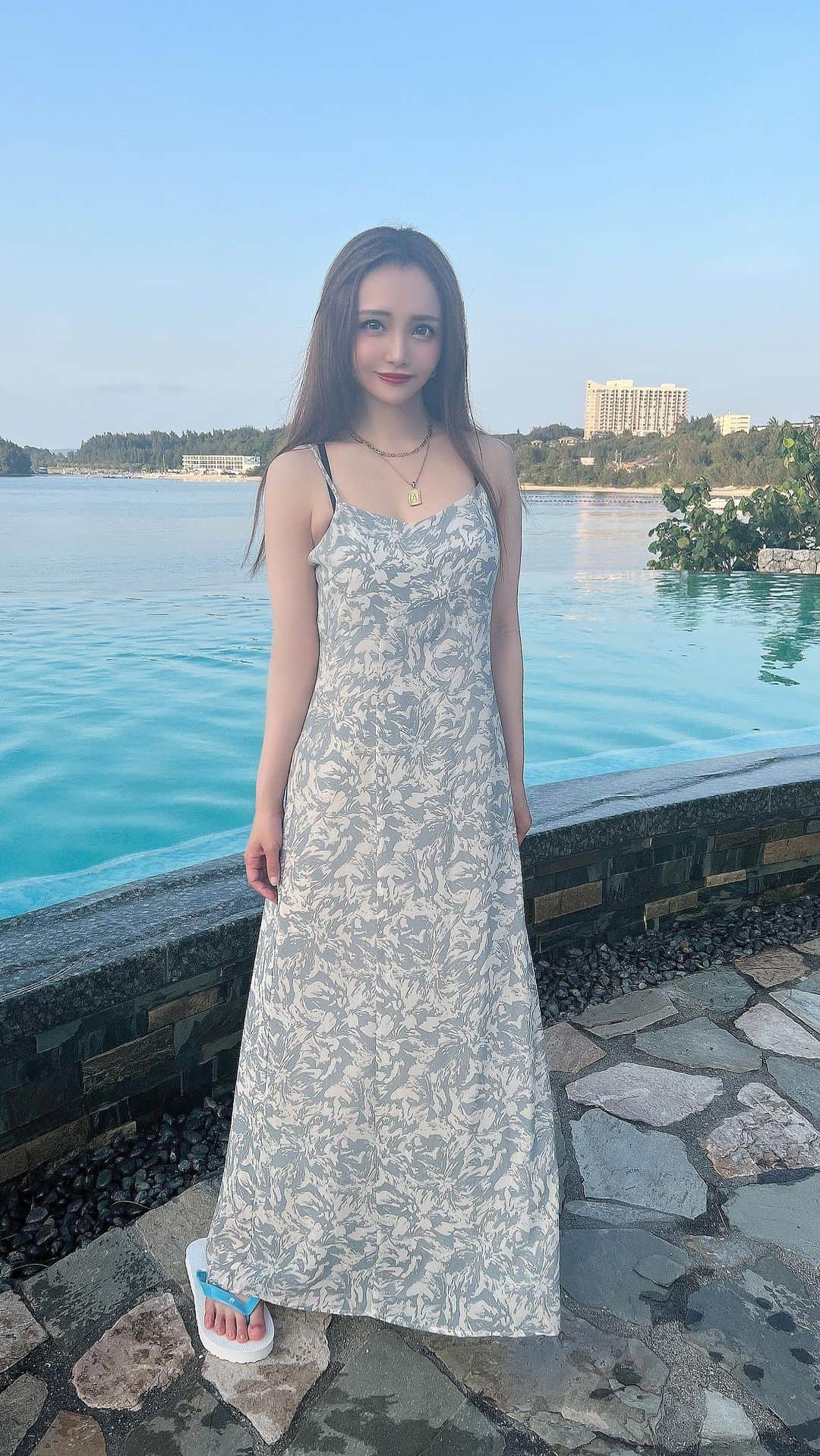 宇佐美あいりのインスタグラム：「ホテルめっちゃキレイでした🌴🌺  プールたくさんあって いく途中の動画が笑えるから 音声付きにしといたよ😂w  プールで変なナンパの人が手を 振ってきたので無視してるとこ😂w  モーニングもオシャレでおいしかった☺️✨  毎日1人早起きして モーニングちゃんと食べて 優雅でした🤭w  食べない人多いけど あいりんは朝ごはん ちゃんと食べる派なので🥹💓  #沖縄#okinawa#初めて#旅行#気分転換#リフレッシュ#沖縄旅行#女子旅#ホテル#ハレクラニ沖縄#天国にふさわしい館#モーニング#morning#プール#pool#動画#面白い#愛沢えみり #よく言われる#似てるかな#instadaily#instalike#igers#selfie#instagood#pleaselike#japanesegirl#followm#likeforlike#like4like」