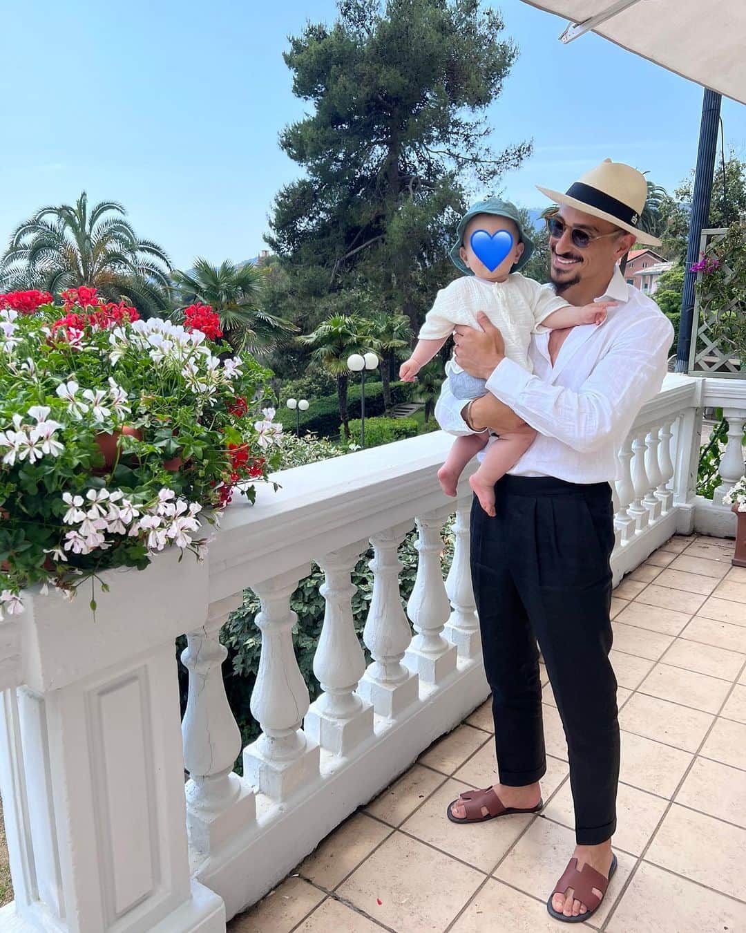 コライ・ギュンターのインスタグラム：「Daddy’s little prince 🤴💙#prouddad」