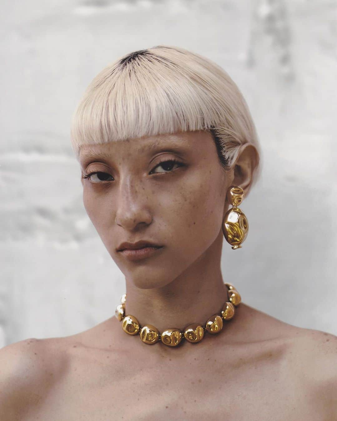 Monica Sordoさんのインスタグラム写真 - (Monica SordoInstagram)「Tina wearing the Puerto Earrings and Choker  ~ Portrait Series by @mlshbts & MS ~ Mua @makeupbymarigaby」6月11日 0時41分 - monicasordo