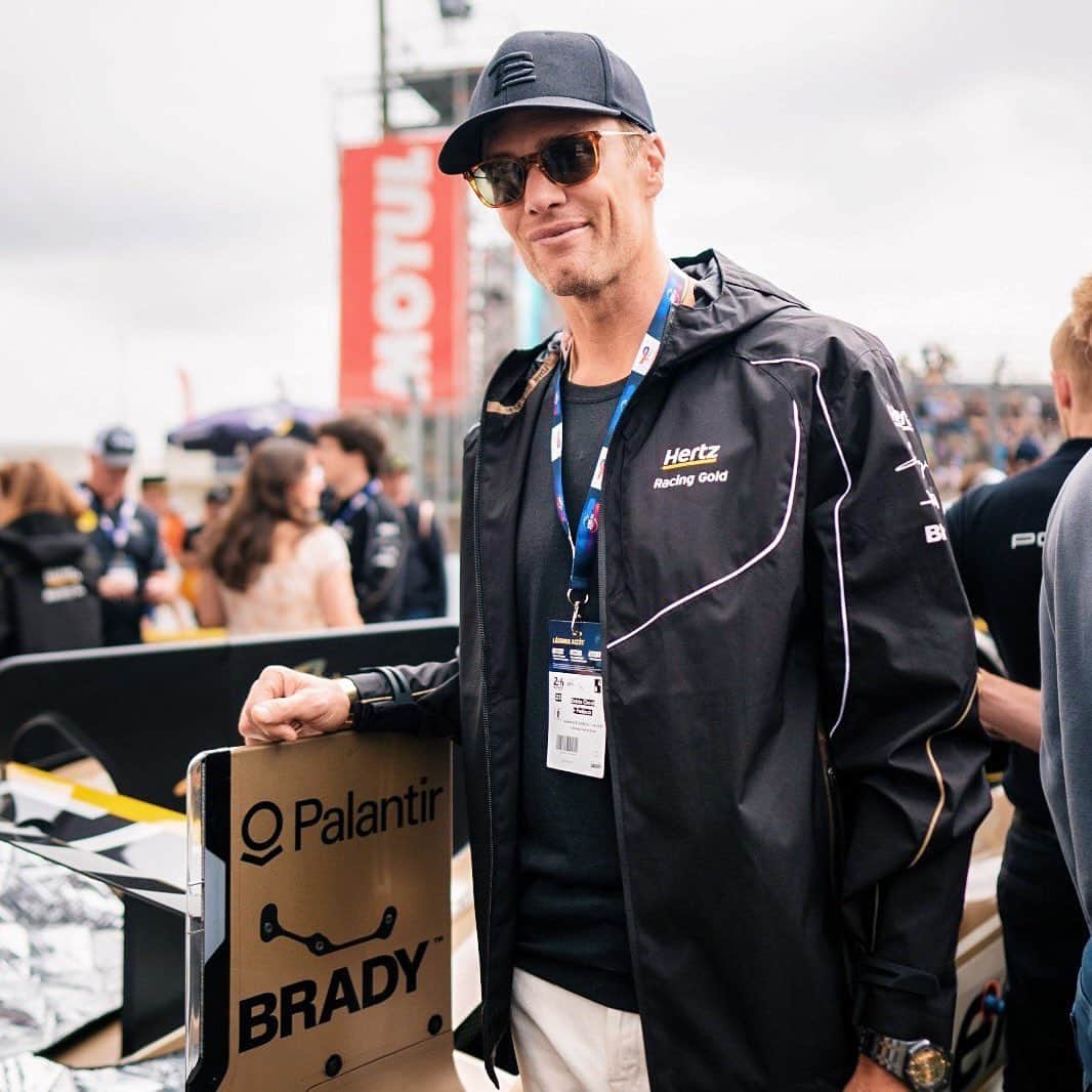 トム・ブレイディのインスタグラム：「Look I was never known for my speed, couldn’t outrun nose tackles, so I came out to Le Mans to try another sport and see what it feels like to pass someone.   Im still hiding in the back of the garage, gonna try to slip into the car at the next stop. If you see this beauty upside down you know who’s fault it was.   LFG @hertzracinggold!!! @hertz @bradybrand」