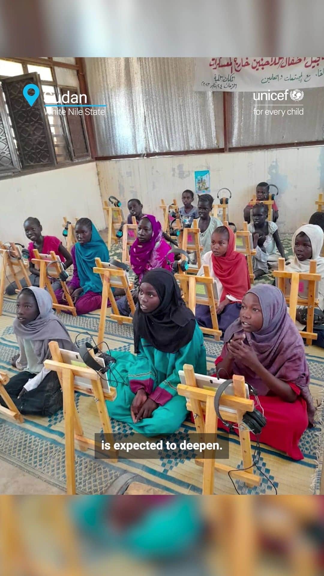 のインスタグラム：「This is how tablets are helping children continue to learn throughout the conflict in Sudan.」