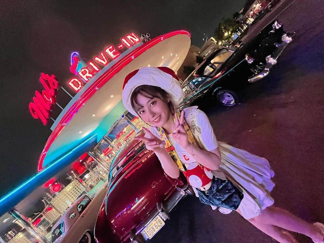 入澤優のインスタグラム：「ユニバ続き🐧❤️ ナイトユニバ綺麗だったー🤗あえていつも着ないようなジャンルの服で参戦して楽しかった👋  いいねしてね🐰🤍 いつも素敵なコメントありがとう🫶  #ユニバ #入澤優 #ざわゆー  #ゆにばーさるすたじおじゃぱん  #大阪 #universalstudios #saintlaurent  #博士課程 #oosakajapan #love  #travelgram  #サンローランバッグ」