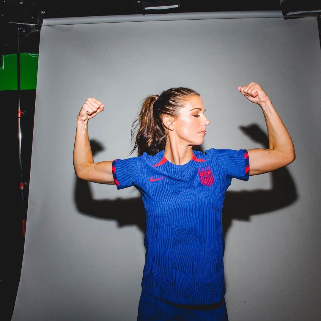 アレックス・モーガンさんのインスタグラム写真 - (アレックス・モーガンInstagram)「BTS 🔥!  Check the new @nikefootball U.S. Women's National Soccer Team Collection and get ready to cheer on the @uswnt! ⚽🇺🇸#NikeFC #TeamNike」6月11日 1時56分 - alexmorgan13