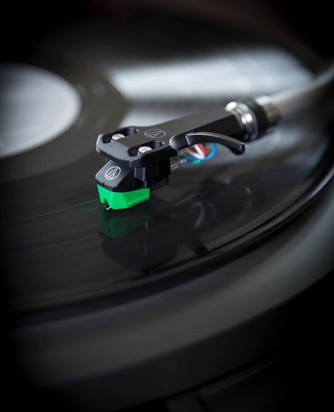 Audio-Technica USAのインスタグラム：「Cartridges are a quick and easy way to revamp your turntable’s sound quality. From high-fidelity to casual listening, Audio-Technica has the perfect collection of moving magnet and coil cartridges. Learn more via the link in our bio.⁠ .⁠ .⁠ .⁠ #AudioTechnica #Cartridges #Turntable #Record #RecordPlayer」