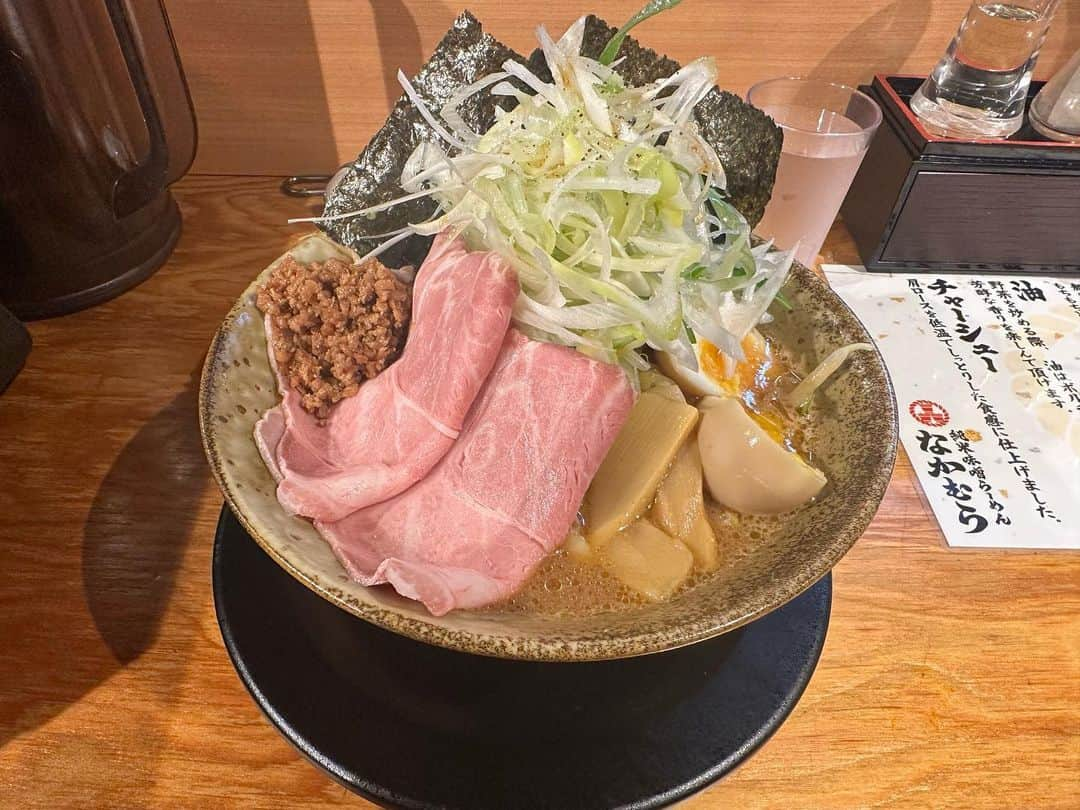 島袋さんさんのインスタグラム写真 - (島袋さんInstagram)「美味しいレアチャーシューな味噌ラーメン」6月11日 2時09分 - agovukuro