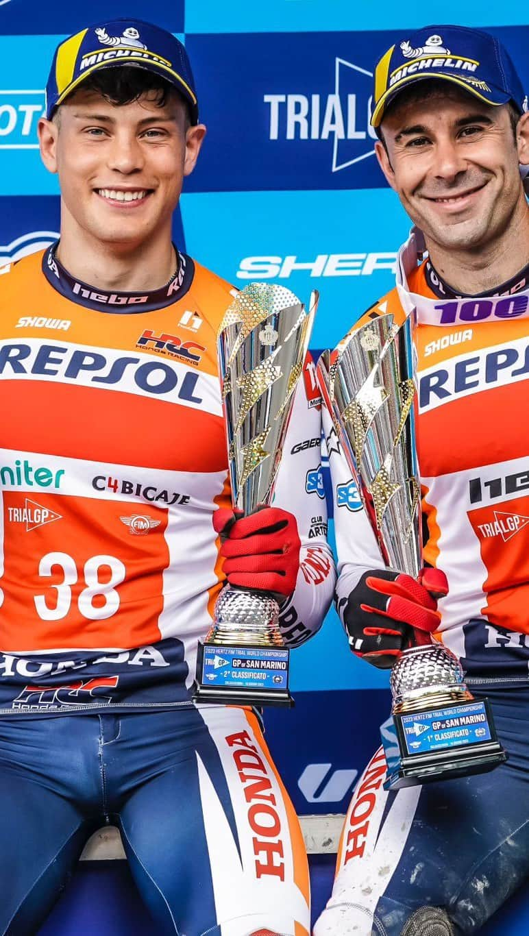 藤波貴久のインスタグラム：「🥇🥈 Best riders❤️‍🔥🔝 @tonibou ✖️ @ggmarcelli  Team work💪🏻 @hondaracingcorporation  @box_repsol  @trialteamhrc  @alpinestars  @renthal_moto  @michelinmotorsport  @twin_air  @showabygpe  @s3parts.official  @ogio_powersports  @didchain  @galfer_brakes  @braktec  @hebo.factory」