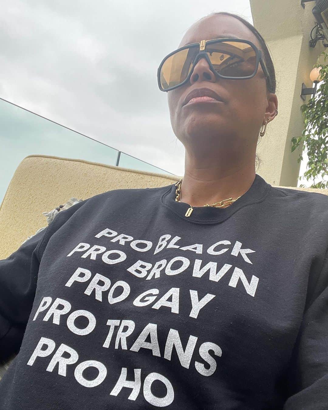 アイシャ・タイラーのインスタグラム：「Happy #pride, hoes. 🏳️‍🌈🏳️‍⚧️👅」