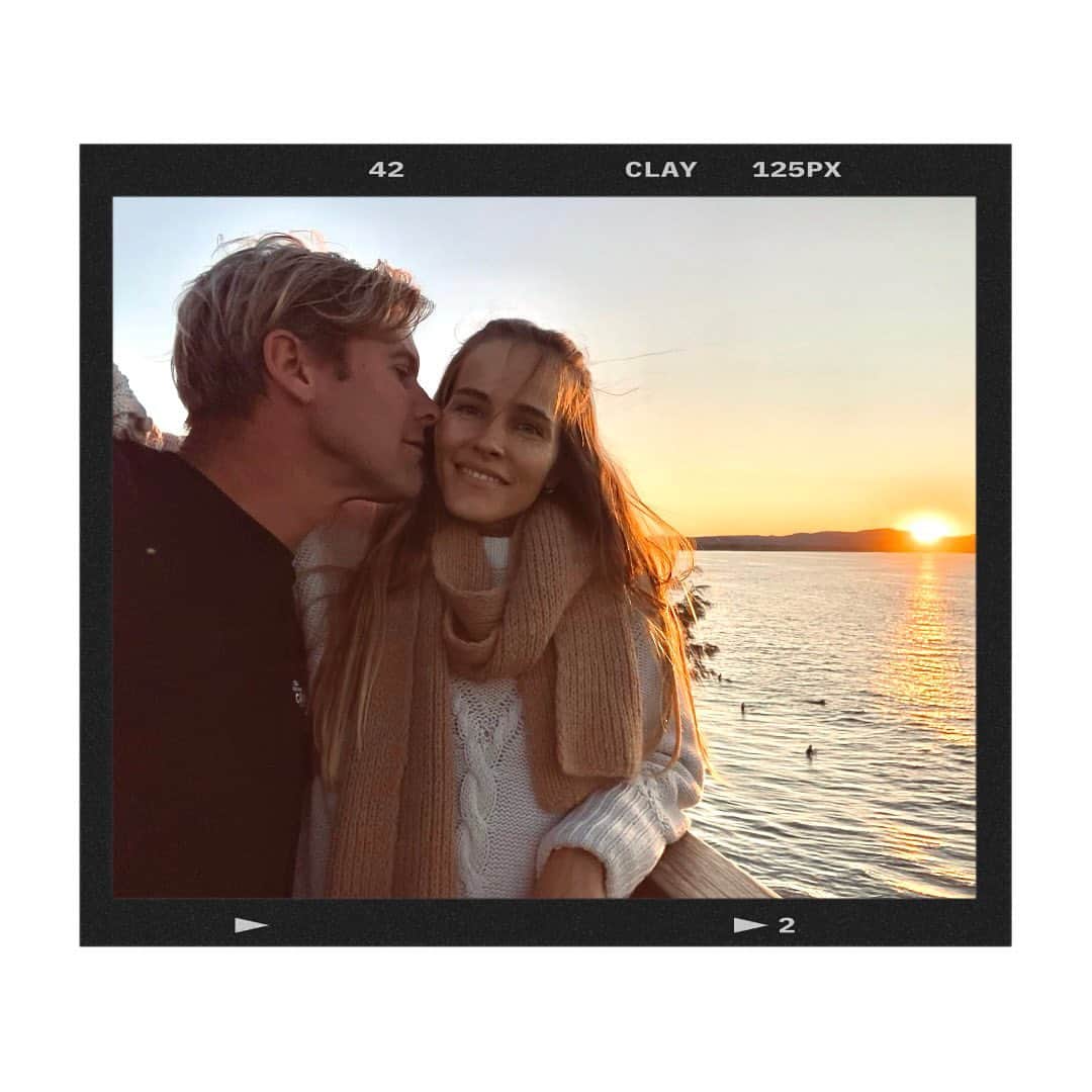 イザベル・ルーカスのインスタグラム：「How I’m grateful for you. You’re a slow burn, my love. I love your warmth and how you laugh any chance you can. I admire your integrity, your strength and the way you listen. You’re humble, almost too much. Your trustworthiness, sense of purpose and love for nature is fundamental to who you are. Only a little over a year and what an adventure it’s been.  I cherish you with all my heart, Samuél.」