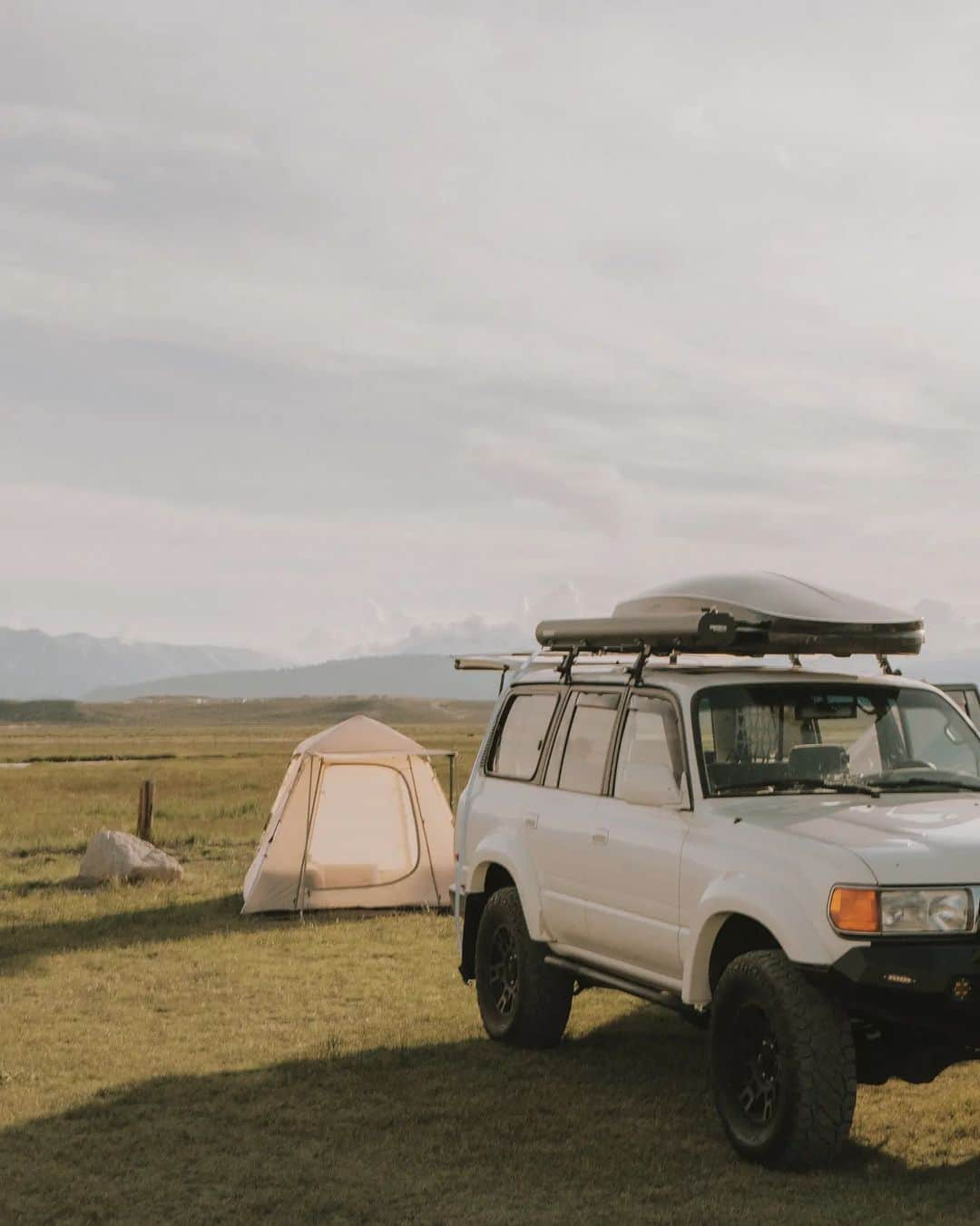 W E Y L I Eさんのインスタグラム写真 - (W E Y L I EInstagram)「Camping is always a good idea. Rain or shine 🌦️  Esp with the Bay Area crew! Always the best time together 🏕️」6月11日 5時09分 - weylie