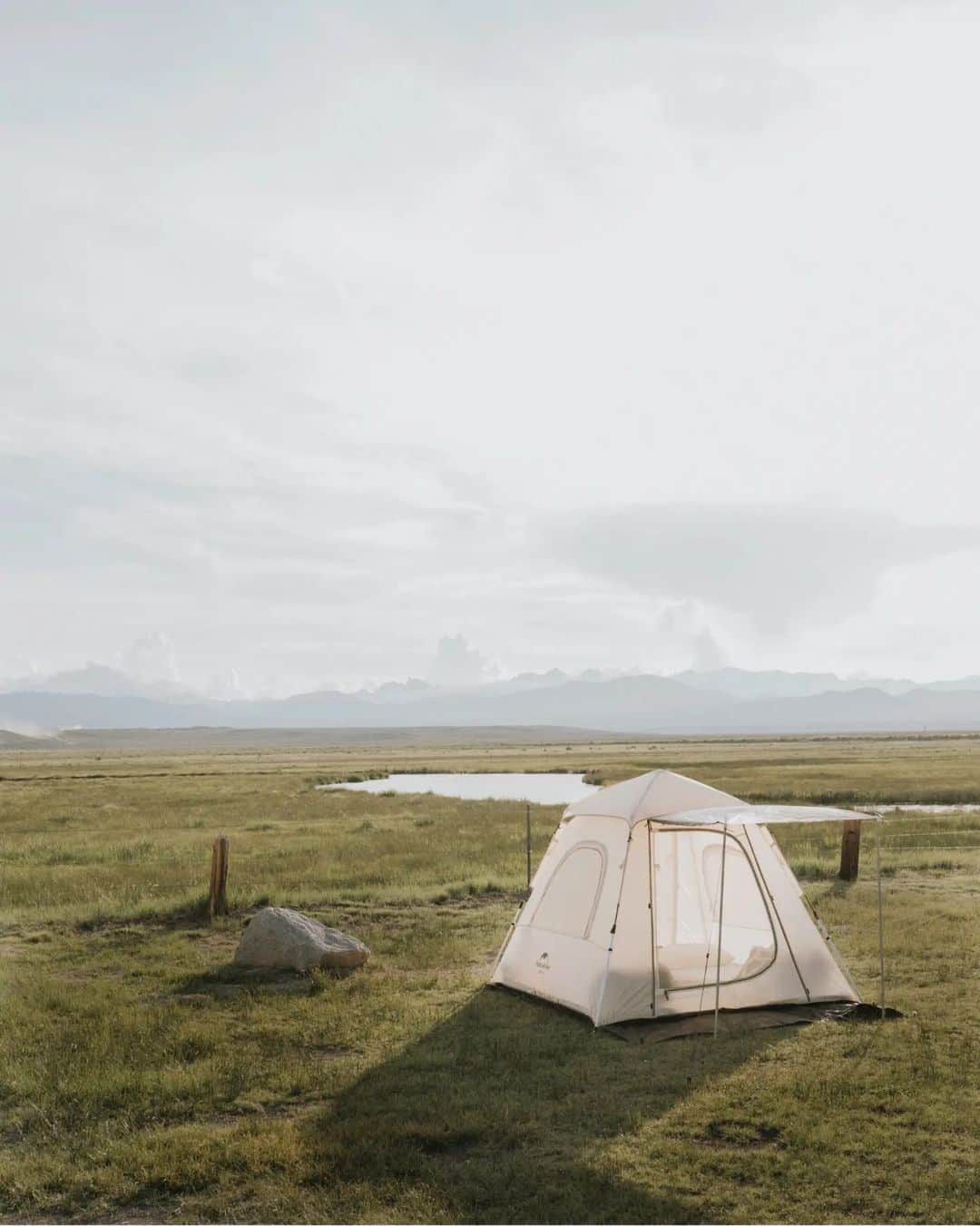 W E Y L I Eのインスタグラム：「Camping is always a good idea. Rain or shine 🌦️  Esp with the Bay Area crew! Always the best time together 🏕️」