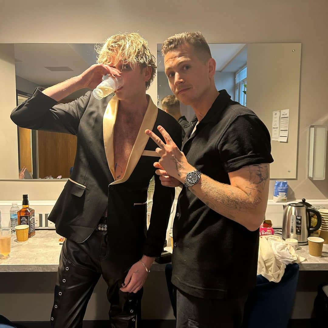トリスタン・エヴァンズのインスタグラム：「Suit up , get to work」