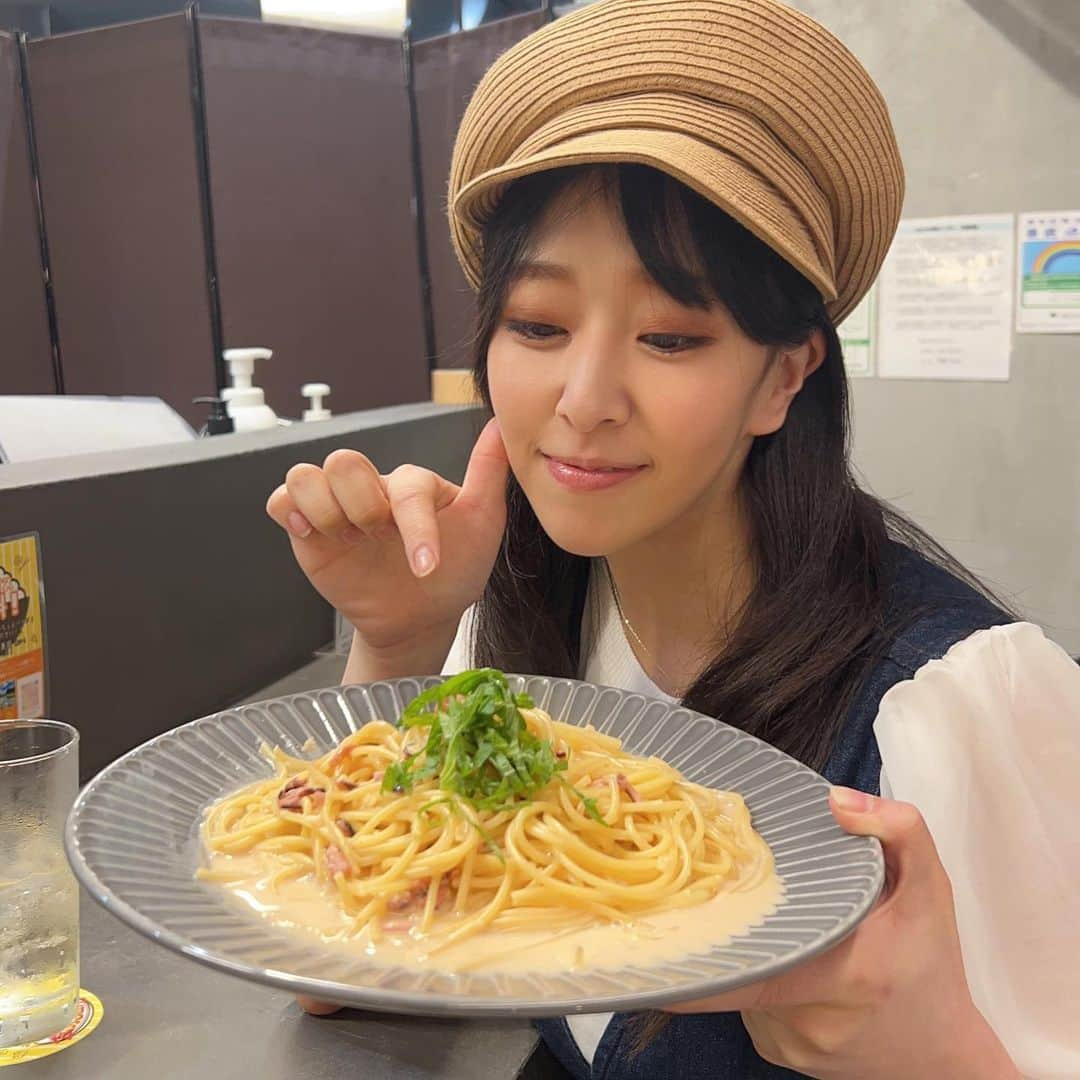 中冨杏子さんのインスタグラム写真 - (中冨杏子Instagram)「o,+:｡☆.*・+｡🍝  山本圭壱さんの期間限定Cafe #けいちょんCafe に 行ってきました〜！  店内はとても綺麗で とにかく黄色！ かわいい店内😊  けいちょんチャンネルのメンバーの方々にも久しぶりにご挨拶でき😊  パスタがねー、、  めっちゃ美味しかった！！！  私はけいちょん元祖・命と引き換え飯塩辛パスタ を完食しました😊  ハイボールもおかわりしちゃいました…  ほんと命と引き換えパスタ！ 覚悟して食べんといかんよ！  19日までみたい😊 12時〜21時 それぞれの日にゲストや イベントがあるみたいです〜！  もう1回くらい行きたいなー  皆様 是非😊  #けいちょんCafe #けいちょんカフェ #けいちょんパスタ #けいちょんチャンネル #山本圭壱 さん #チャバネ さん #パスタ #塩辛パスタ #pasta #渋谷 #LOFT #pastapasta #🍝」6月11日 9時00分 - anko_nakatomi