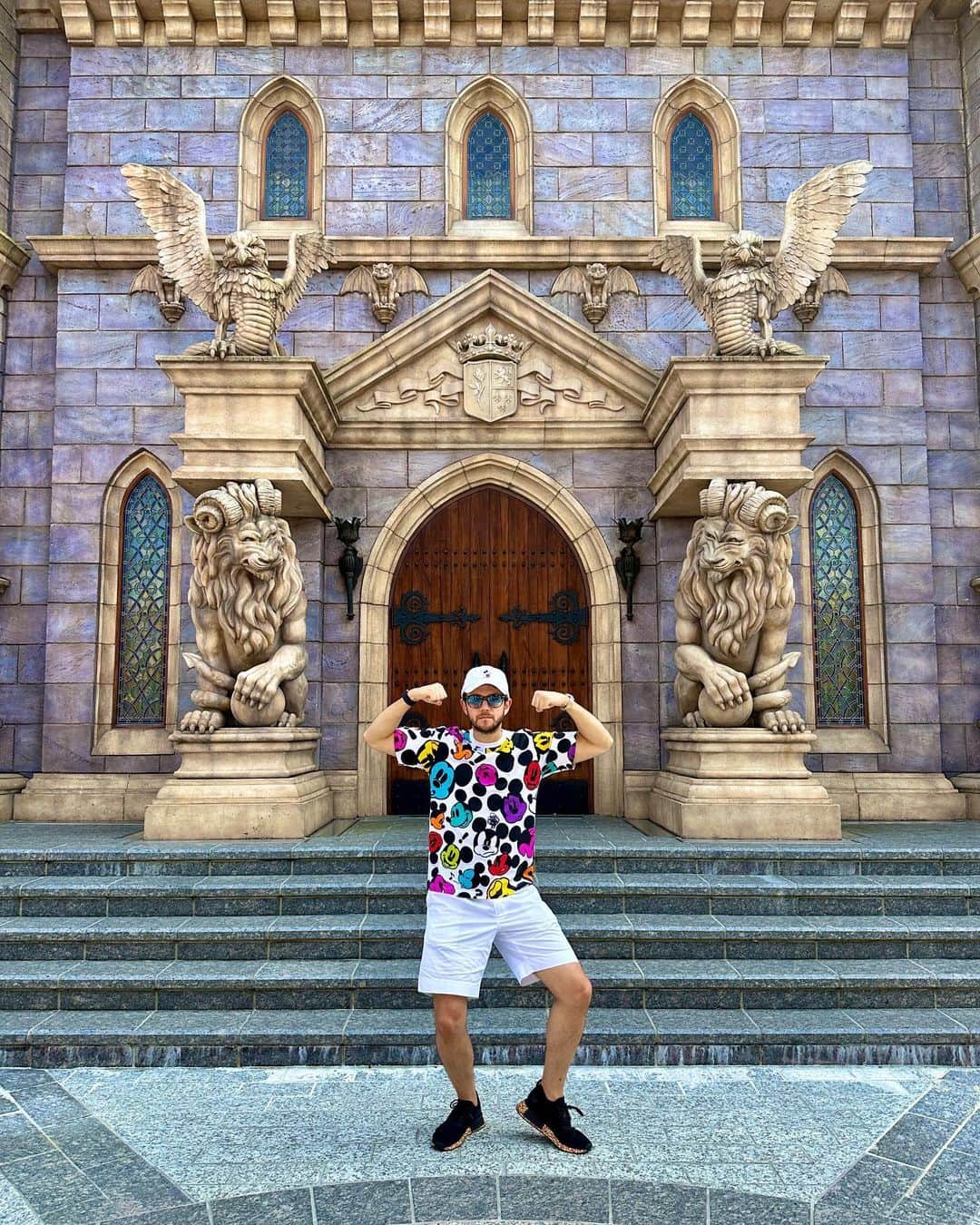 ゼッドのインスタグラム：「Happiest place on earth 🥹」