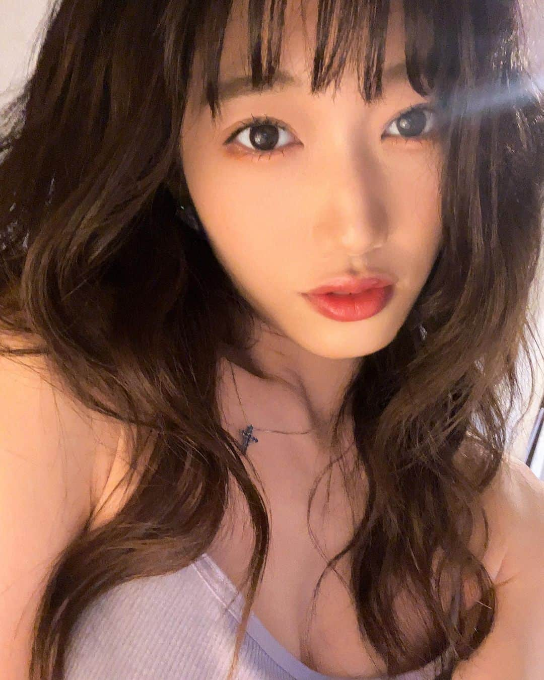 副島美咲のインスタグラム：「. 髪の毛切りたくてしょうがないが長いのと短いのどっちが似合うんだろーか。 . 女性はロング派？ショート派？ミディアム派？ . . . . . #日本人 #love #follow #followmeJP #followme #photooftheday #Japanesegirl #japan #instagood #instadiary #instalike #instamood #instalove #instafollow #instapic #instaphoto #tokyo #东京 #粉我 #偶像 #赞」