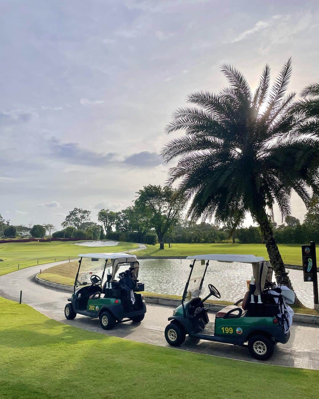 のインスタグラム：「family golf」