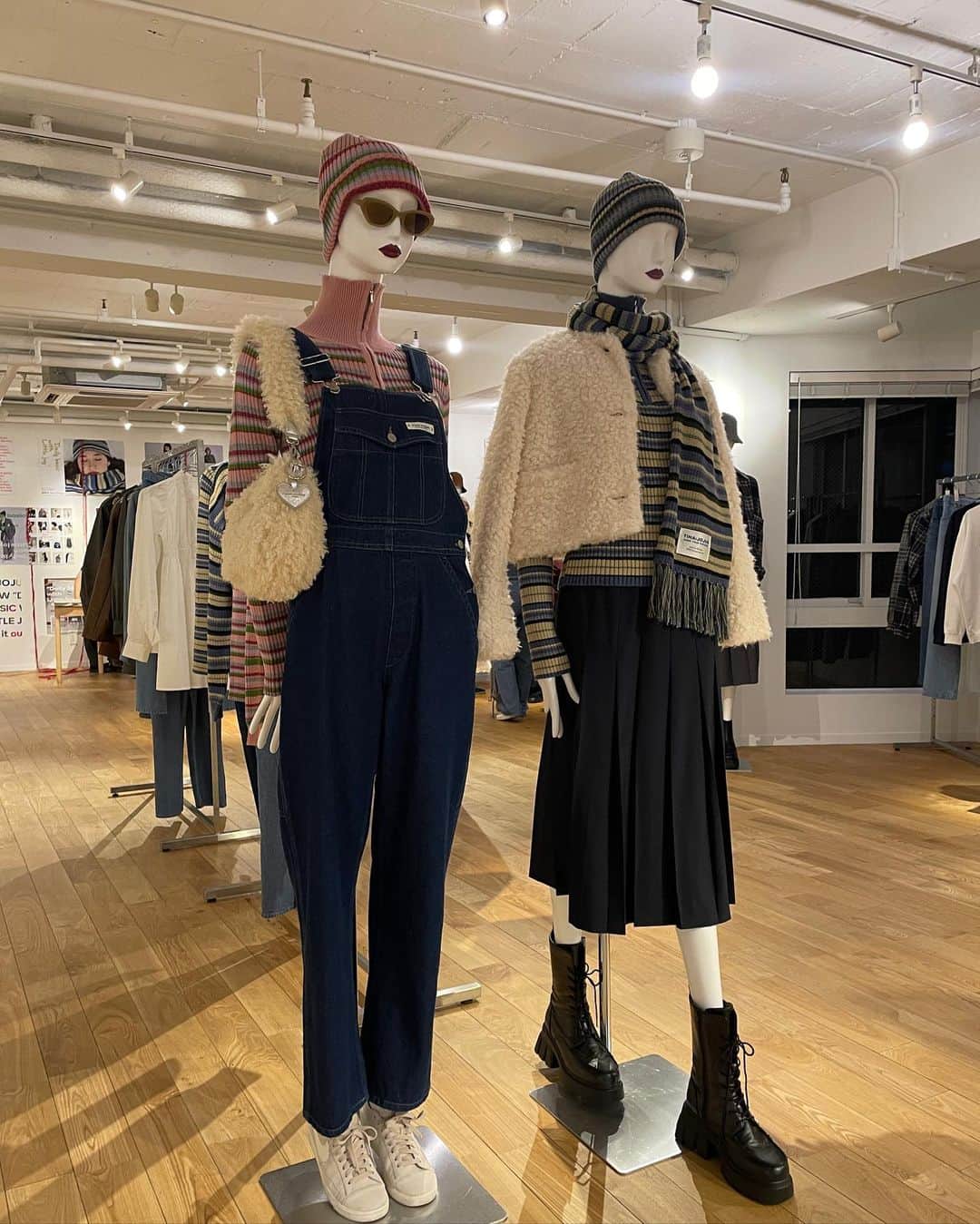 みこさんのインスタグラム写真 - (みこInstagram)「先日 @tina_jojun の展示会へ行ってきたよ。🌹  数ヶ月前にインスタグラムでたまたまディレクターのairiちゃん @airi_jb1212 のことを知って、とってもタイプだ〜と思ってフォローしていて。  そしたら今回tina jojunのスタッフさんが私のファンでいてくれて、巡り巡って展示会にお邪魔することができました！  お洋服も、airiちゃんもとってもかわいくて癒された、、  帰りにお土産でいただいたキャップを早速かぶってshoot📸  久しぶりのキャップスタイル、意外といいかも。👀💎」6月11日 16時20分 - mico_sis