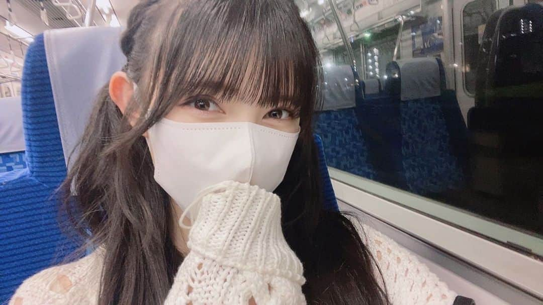 菅田愛貴さんのインスタグラム写真 - (菅田愛貴Instagram)「. 誰もいない電車で…ひっそりと…  ものすごく星空がみたぁあい…🌙！！」6月11日 16時31分 - akisudaofficial