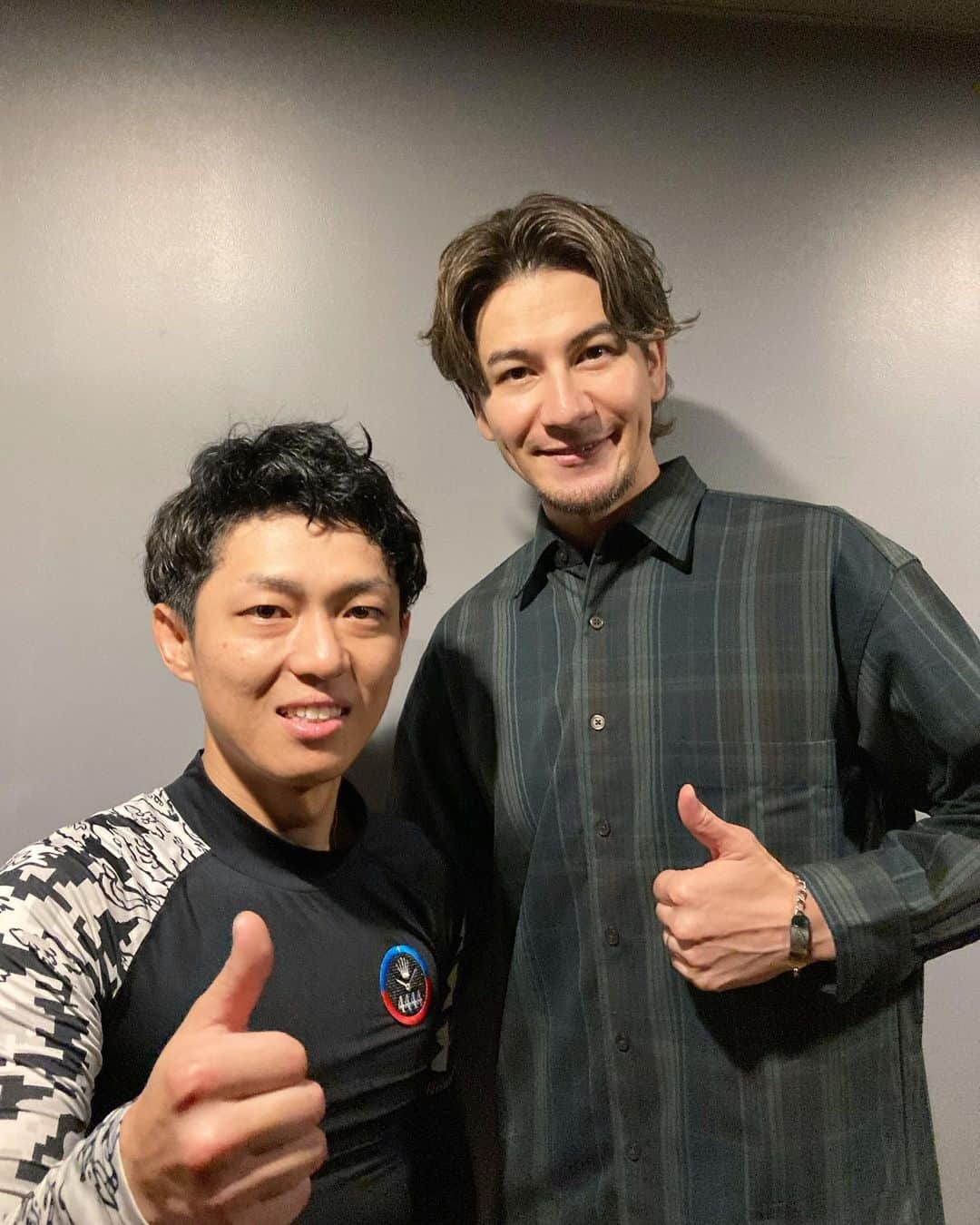 JOYさんのインスタグラム写真 - (JOYInstagram)「桐生順平選手、G1 プリムローズ戸田優勝おめでとうございます！！ 優勝セレモニーで花束を渡したよぉぉ😎 裏で少しお話しした時に『いつも戸田を盛り上げてくれてありがとうございます。これからもお願いします！』という言葉も頂けて嬉しかったーー😭 まかせてね、順ちゃん。←馴れ馴れしさMAX  #ボートレース #戸田 #BOATRACE #G1 #桐生順平 #joy  @boatrace_toda  @boat_race_pr」6月11日 16時38分 - joy.official