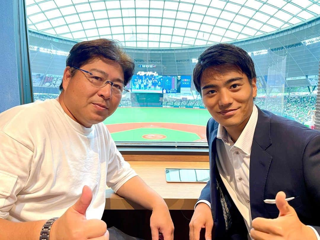 山本賢太さんのインスタグラム写真 - (山本賢太Instagram)「ヤクルトスワローズVS西武ライオンズの中継、副音声実況を担当しました！  前回に引き続き「真中さん」「山本アナ」がトレンド入りしました！聞いて下さった方、質問などTwitterで呟いてくださった方ありがとうございました。 真中さんとはまだベルーナドームでの副音声でしか中継をご一緒したことがありませんが、いつか神宮でできる日を祈り日々準備します！ 真中さん本当にありがとうございました！とても楽しかったです😊  #ビジターボイス #スワローズビジボ #真中満　さん」6月11日 16時46分 - yamamoto_kenta.yamaken