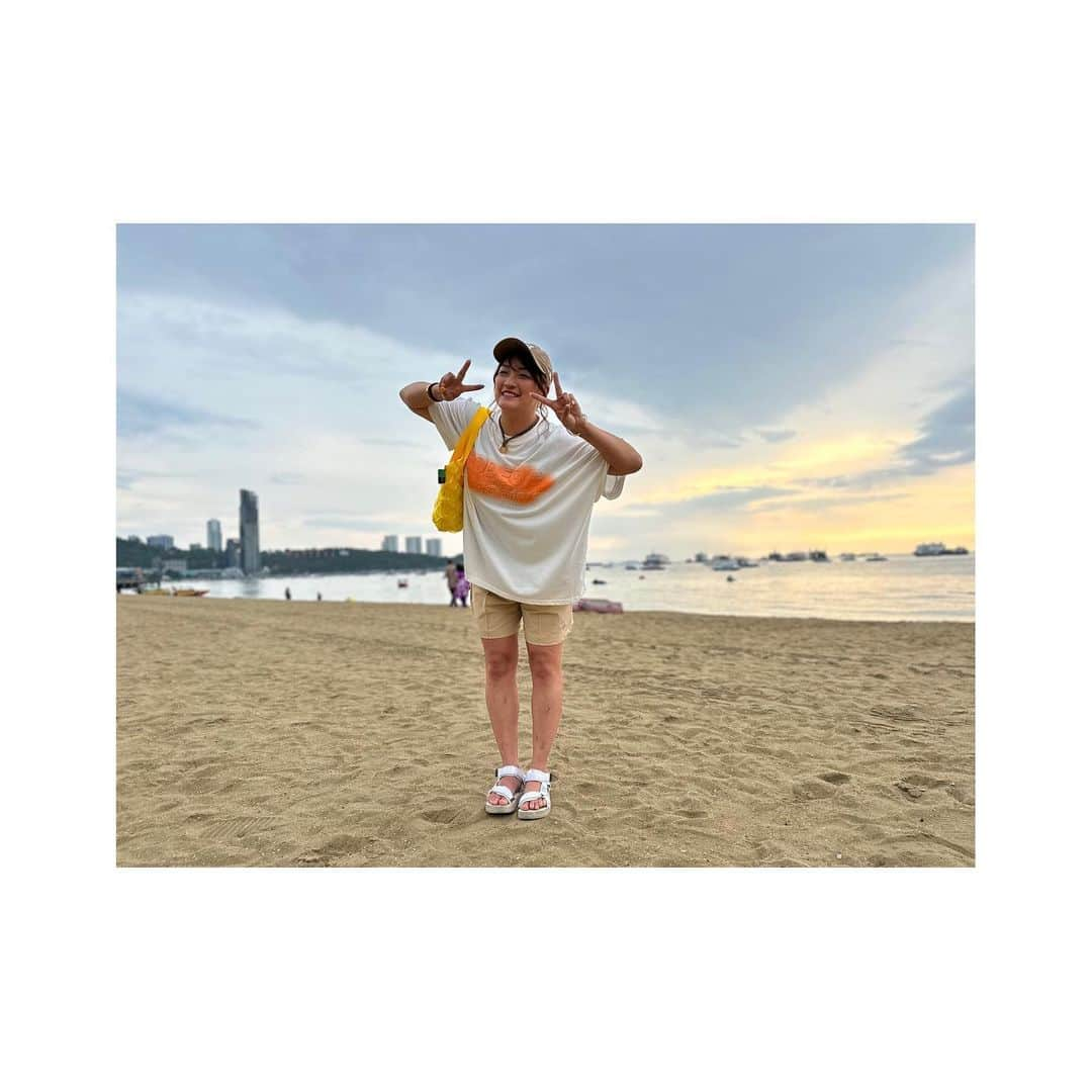 RENA（久保田玲奈）のインスタグラム：「パタヤビーチへようこそ〜💁🏽‍♀️ タイ🇹🇭バンコクに行ってきました‼️  足の怪我は サポーターが無くても日常生活には 支障がないぐらい回復してます✌️  まだ通常の練習はできてませんが もう少ししたらランニングも 再開できるかな🤔💡  早く治して復帰できるように 前向きに頑張ります！」