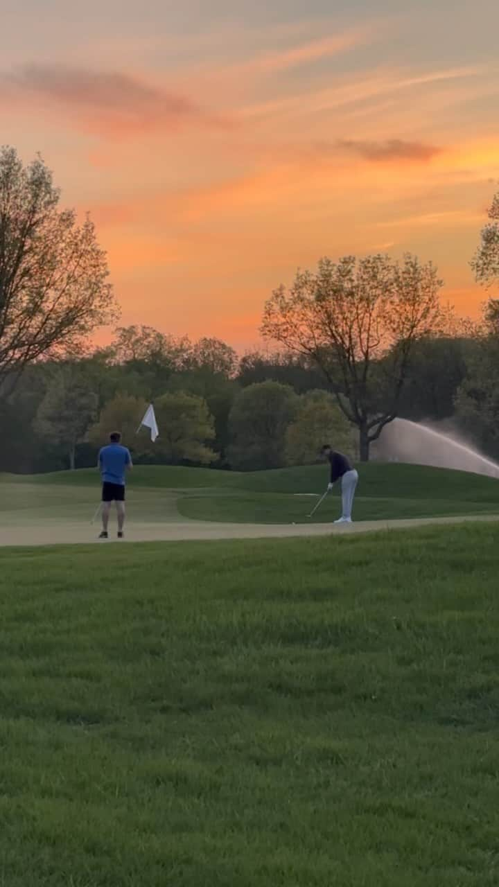 ドニー・ウォルバーグのインスタグラム：「Happy #Saturday! Come what may - it’s a beautiful day. 📸: @jennymccarthy 🤖❤️♾💫✨🤟🏼🙏🏼🏌🏽‍♂️😉 #beautiful #beautifulday #golf」