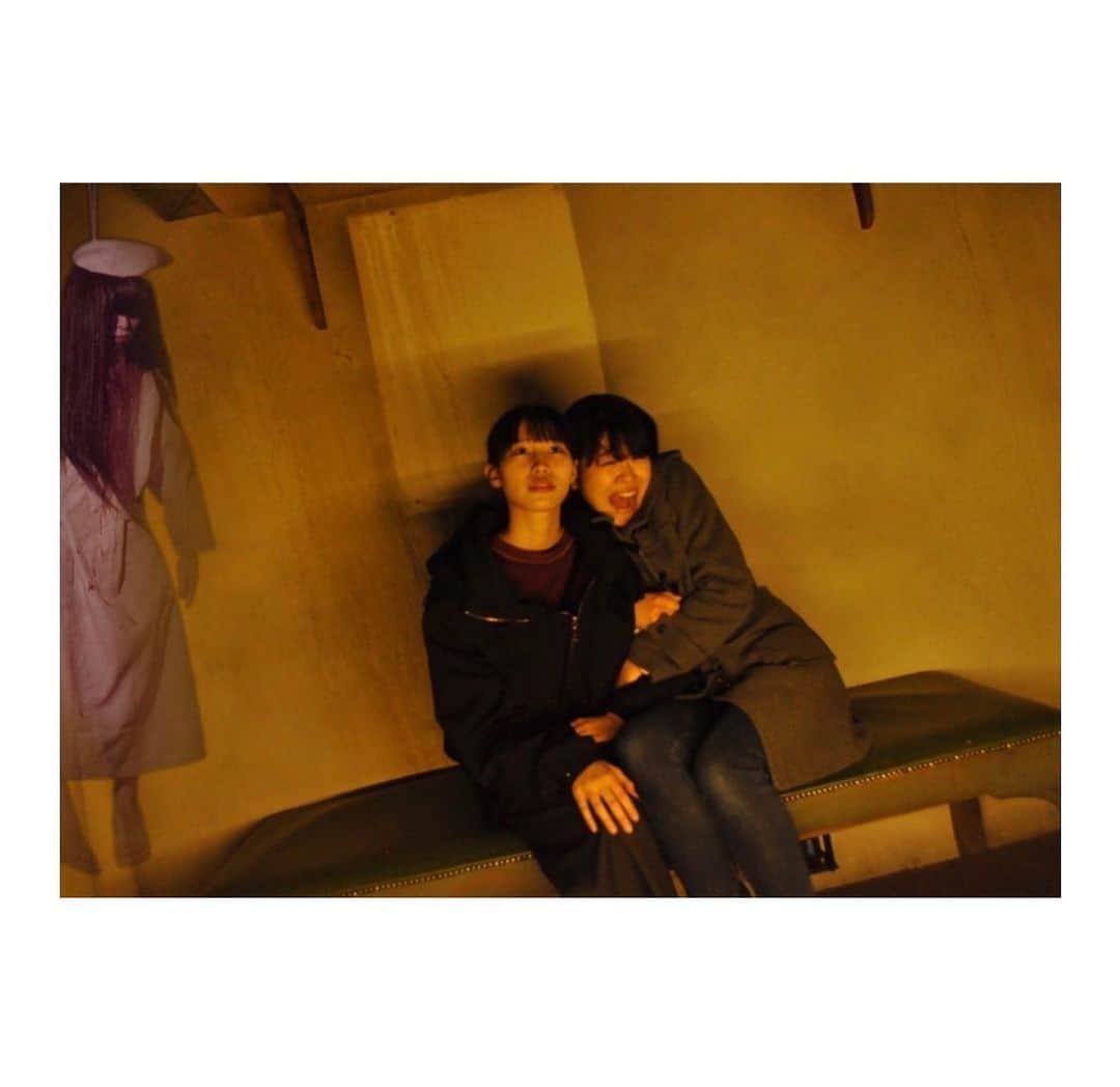 河村花さんのインスタグラム写真 - (河村花Instagram)「. さらちゃん21🎉  写真は、2人で見た瞬間大爆笑した いつかのお化け屋敷。 感性と佇まいが面白い人です😏🤍 おめでと〜」6月11日 9時11分 - hana_kawamura